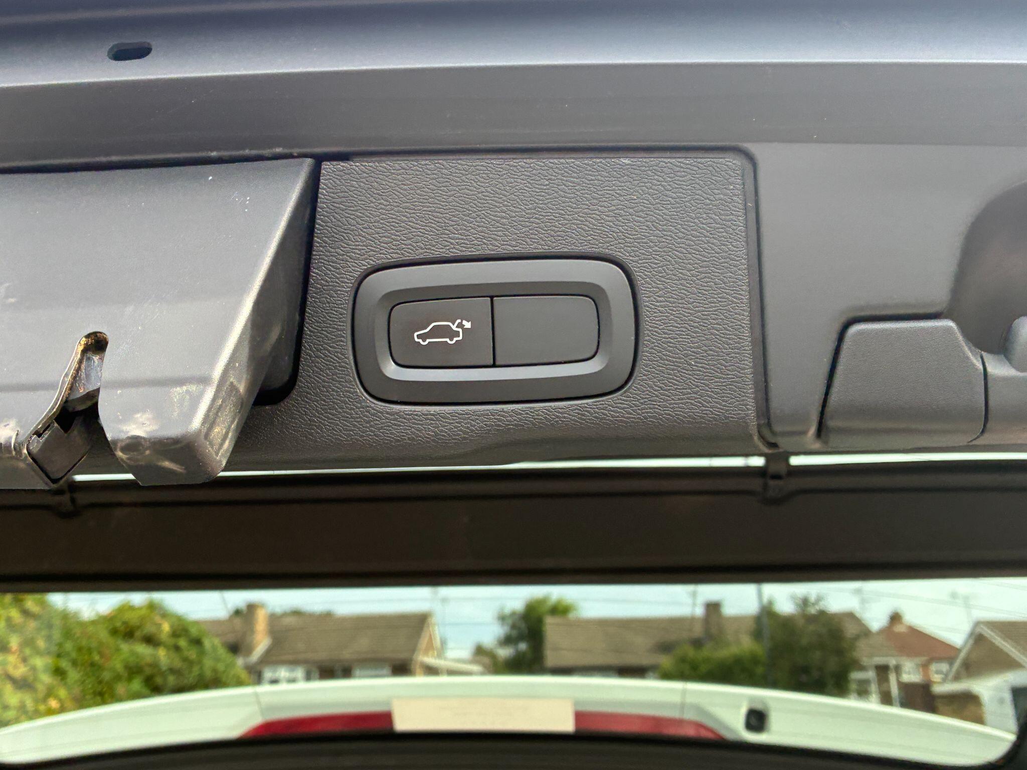 Volvo XC60 view 31