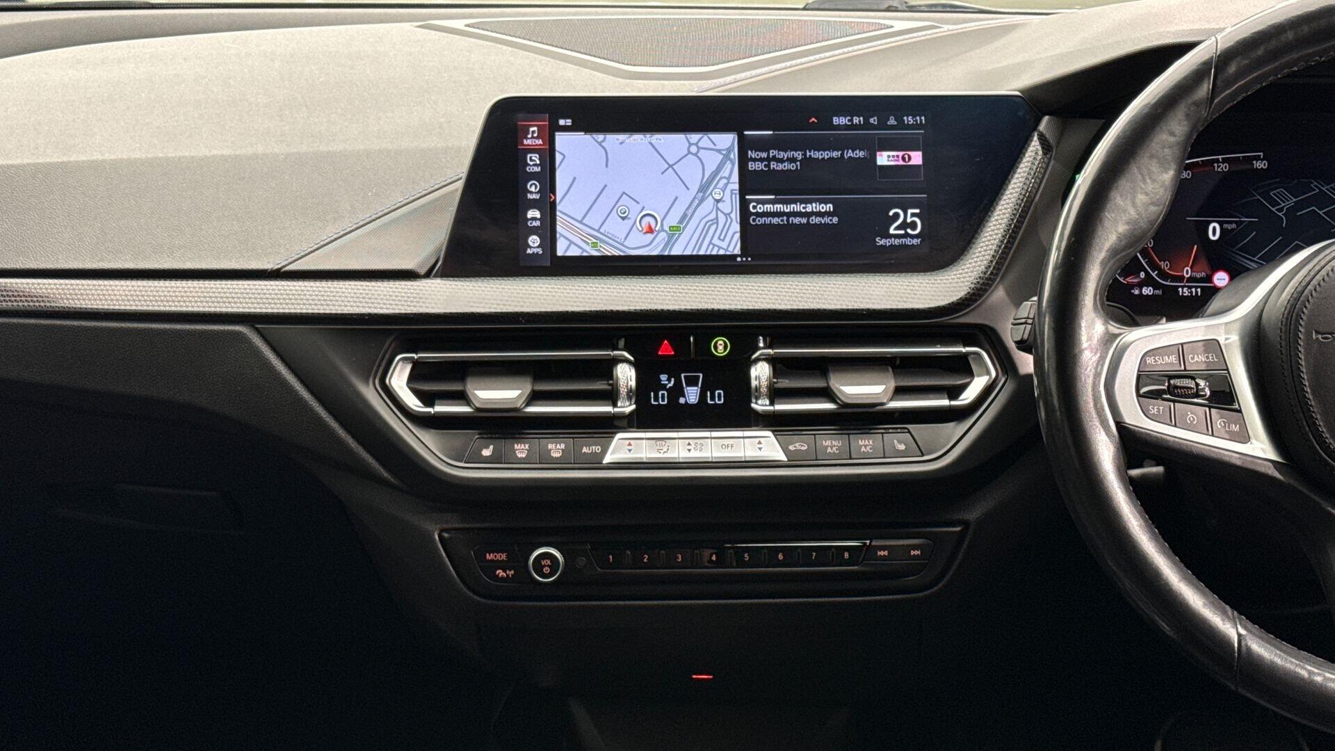 BMW 1 Series view 8