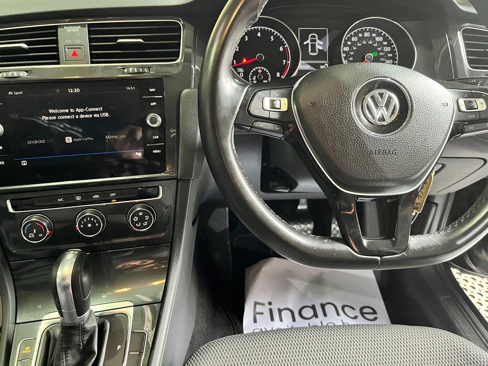 Volkswagen Golf view 34