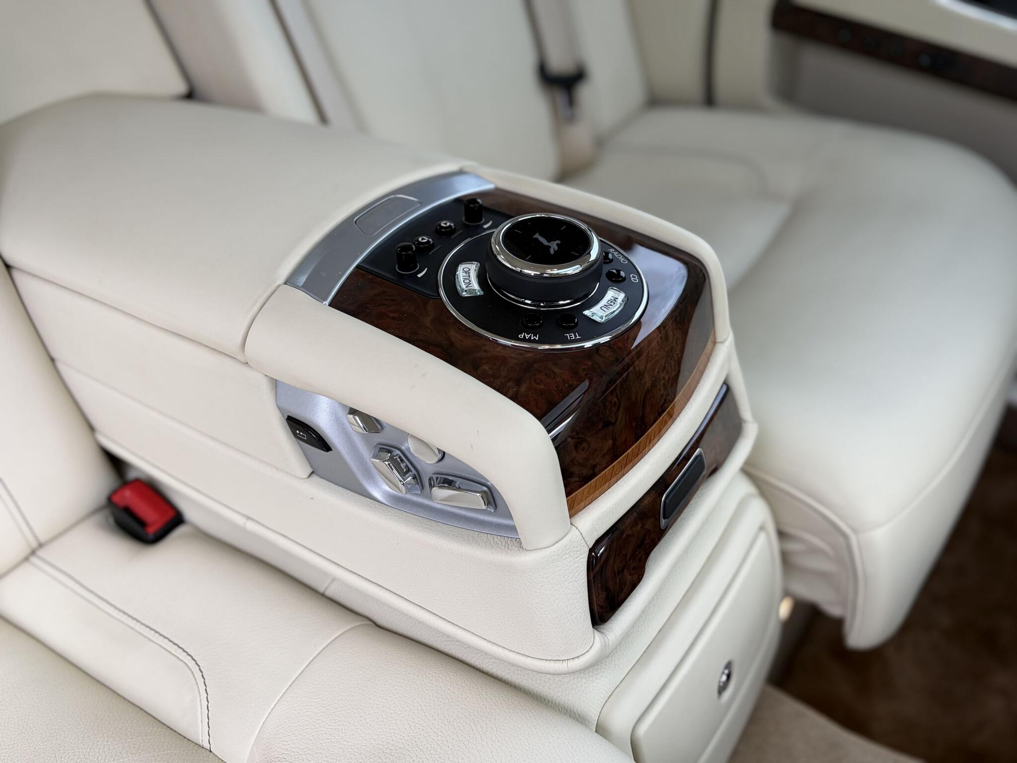 Rolls-Royce Ghost view 35