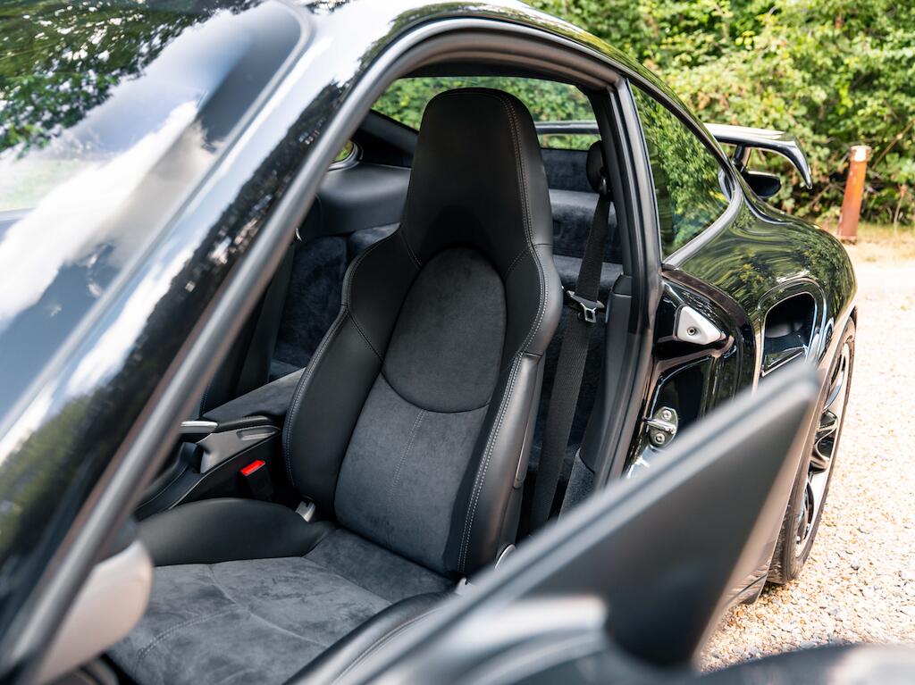 Porsche 911 view 9