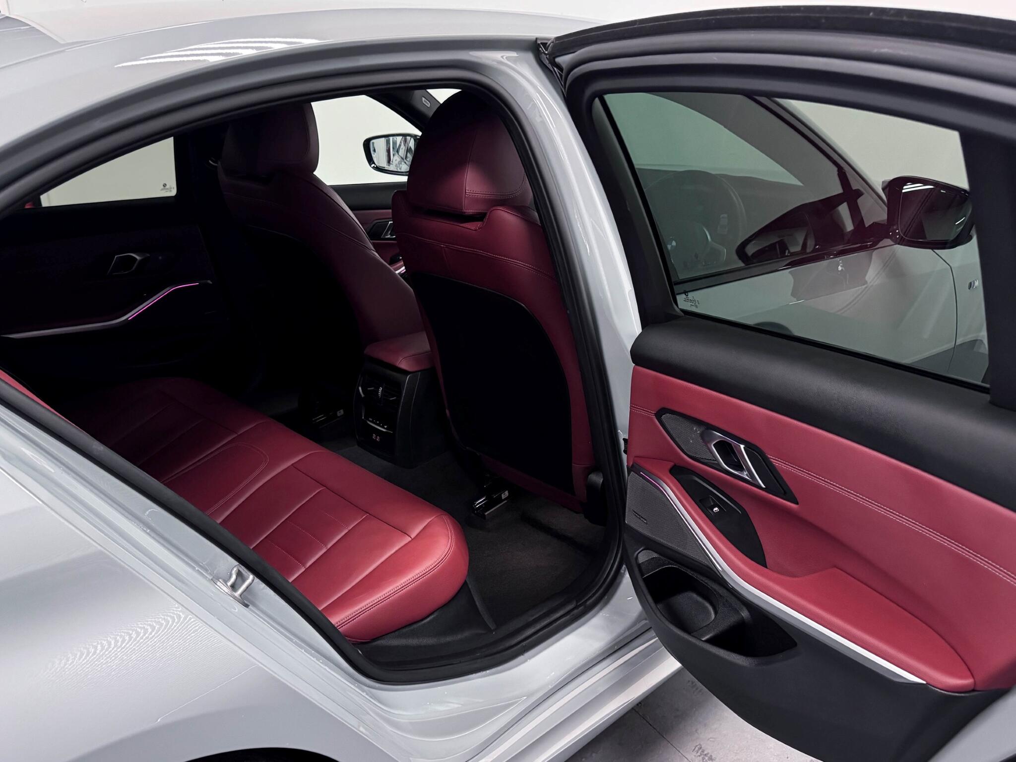BMW 3 Series view 8