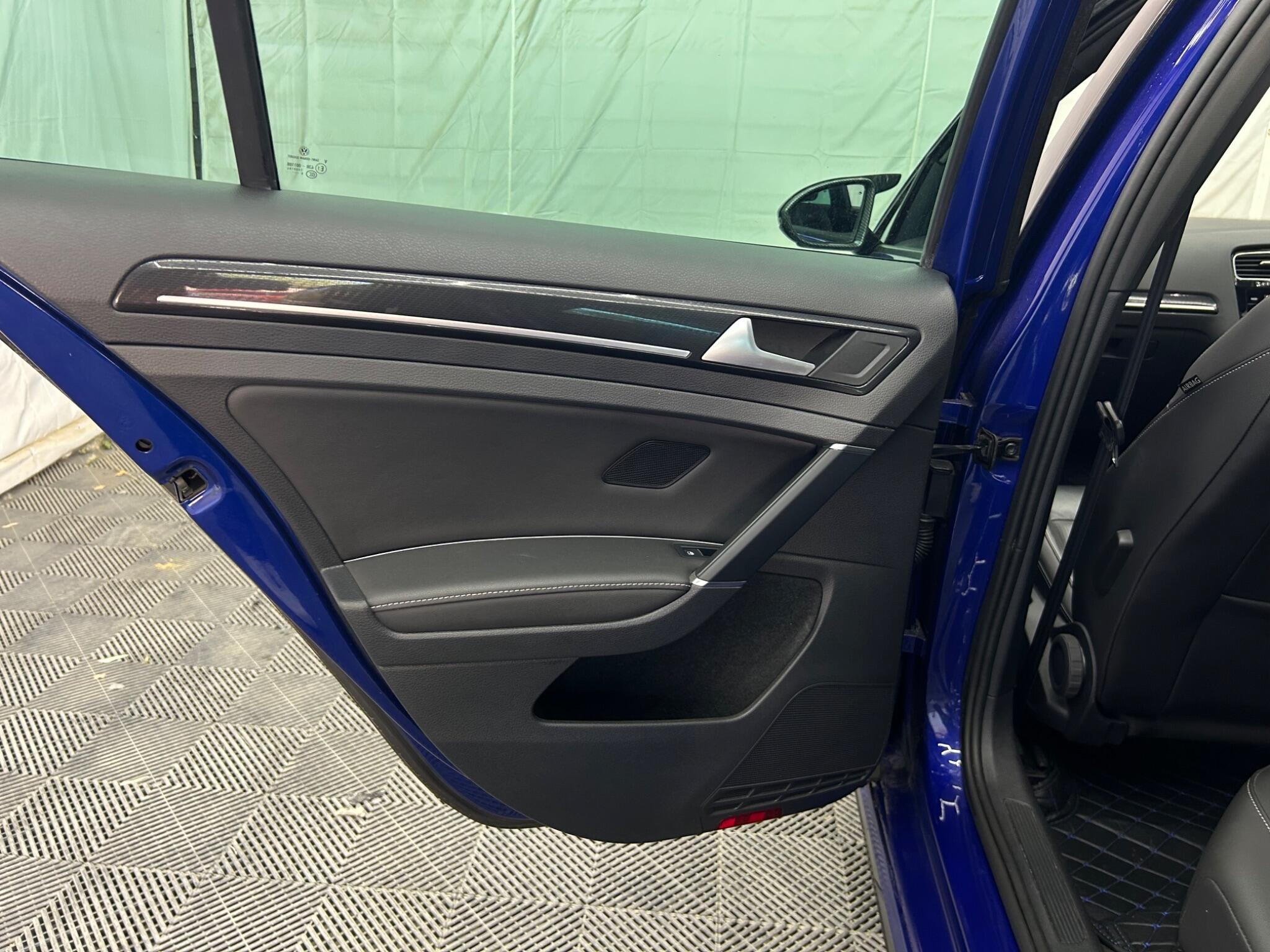Volkswagen Golf view 30