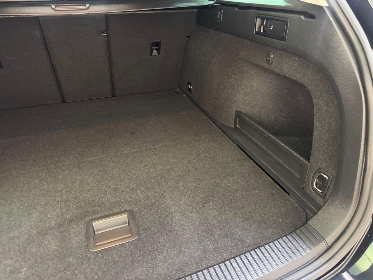 Volkswagen Passat view 50