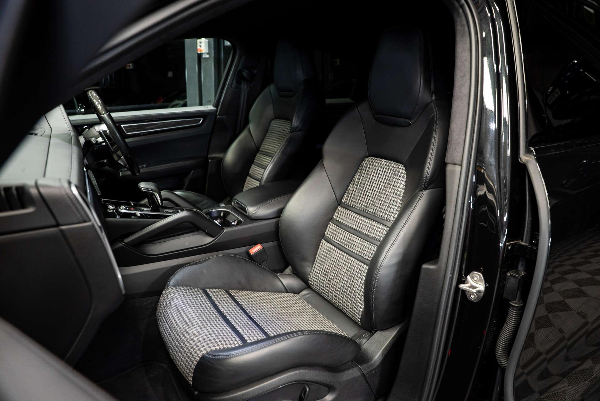 Porsche Cayenne view 3