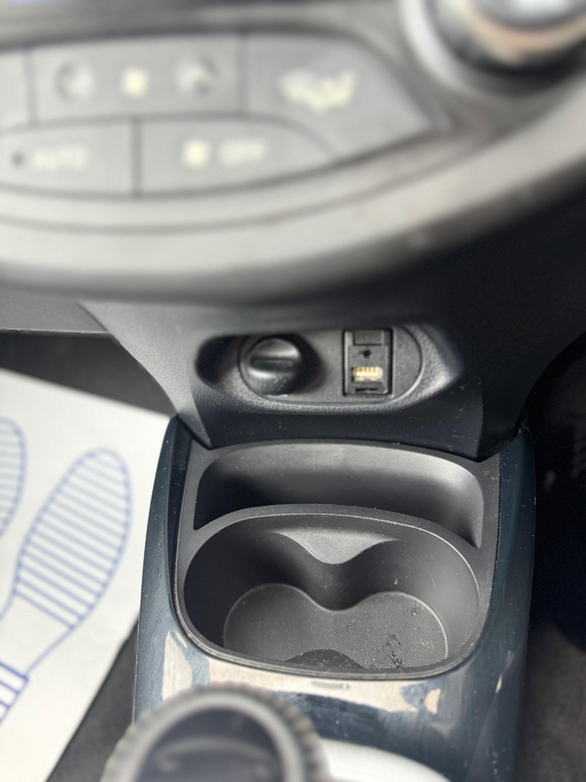 2017 Toyota Yaris 1.5 VVT-h Excel E-CVT Euro 6 (s/s) 5dr (15in Alloy) image 57