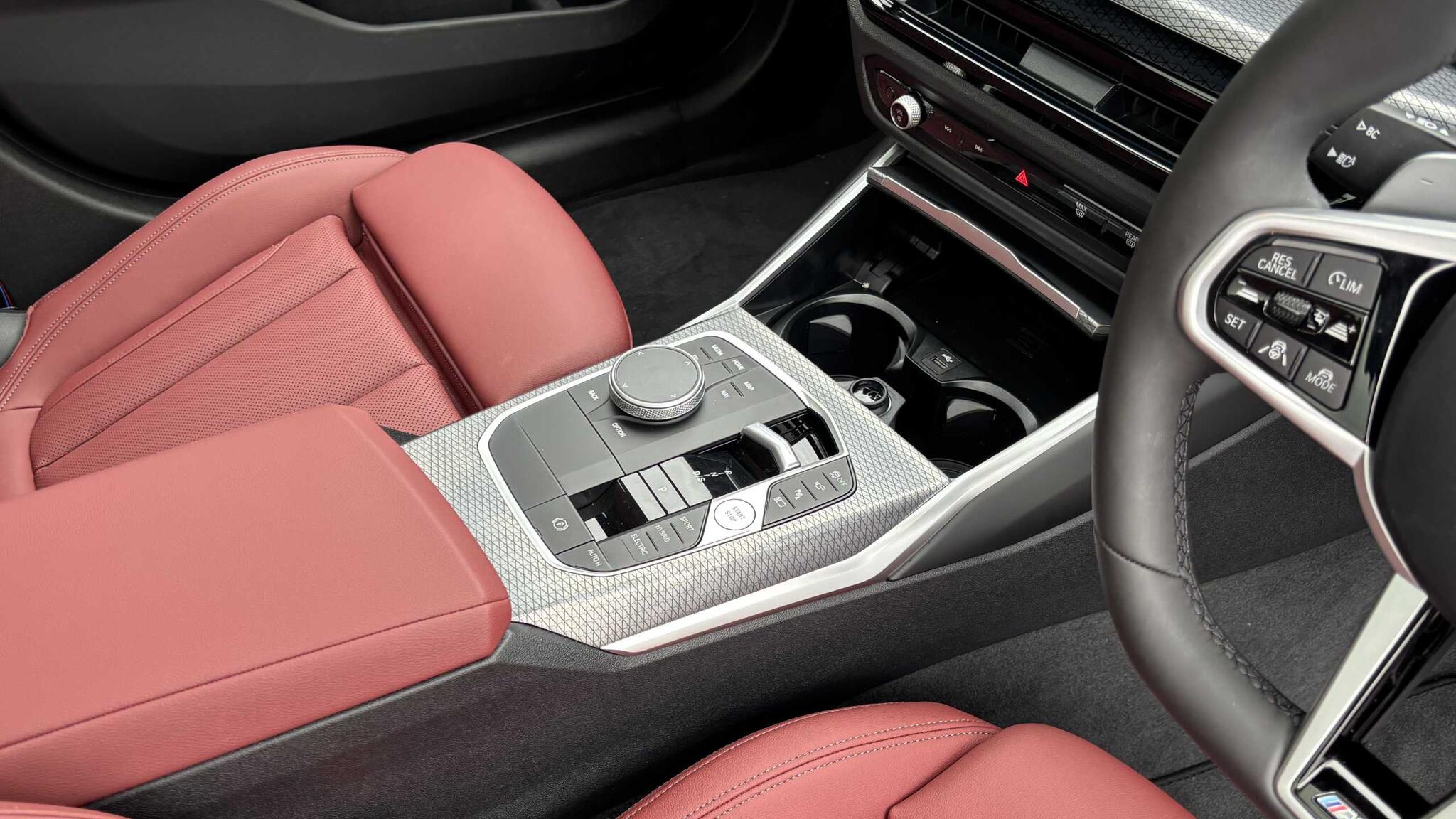 BMW 3 Series view 10