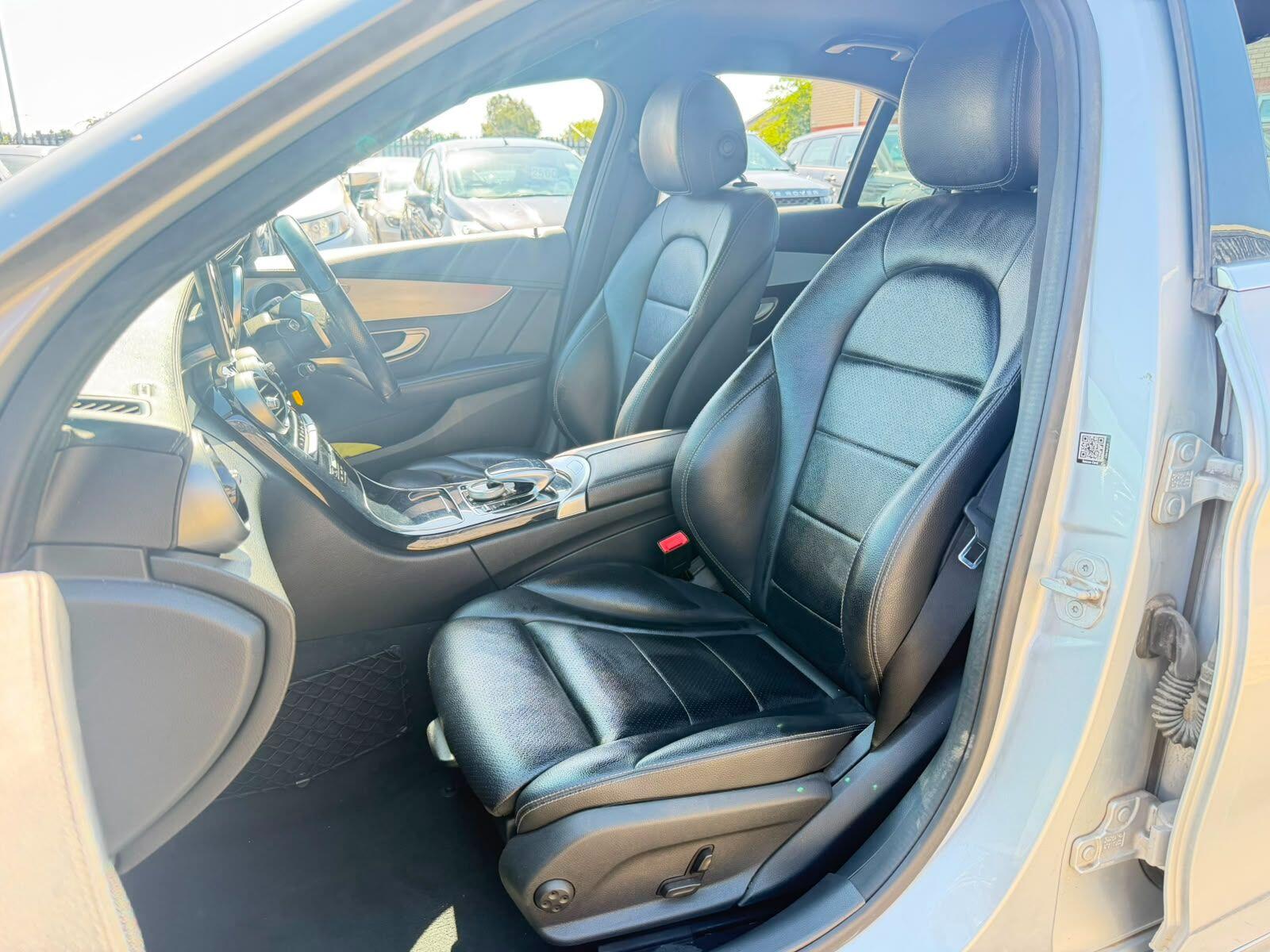 Mercedes-Benz C-Class view 18