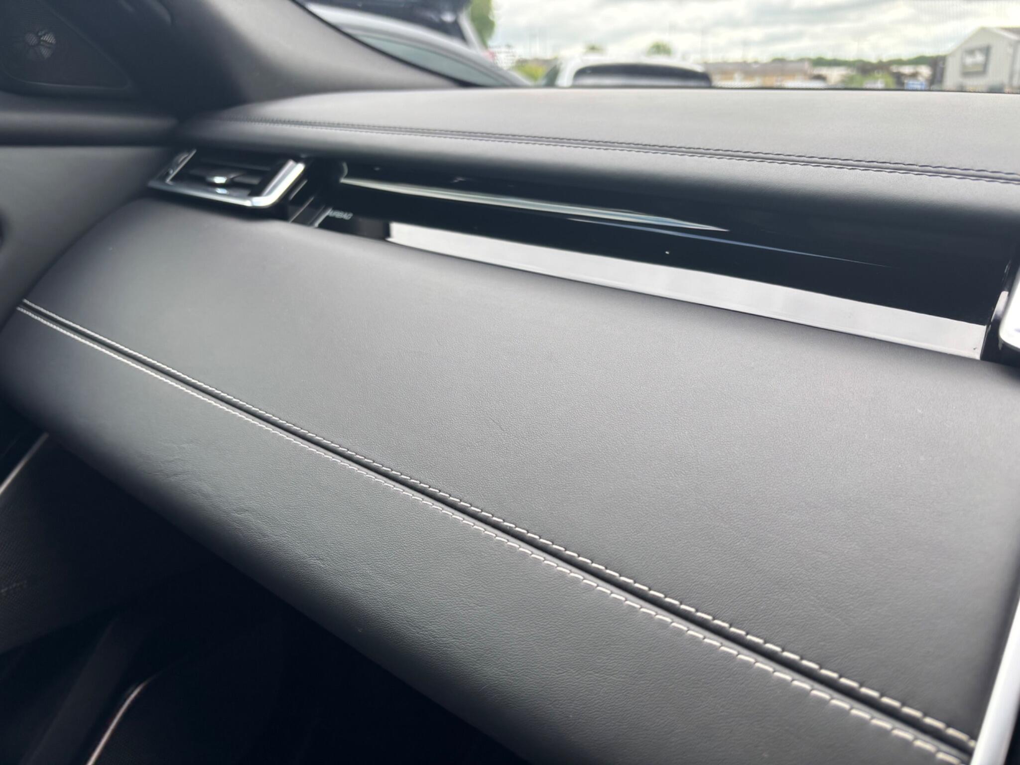 Land Rover Range Rover Velar view 38