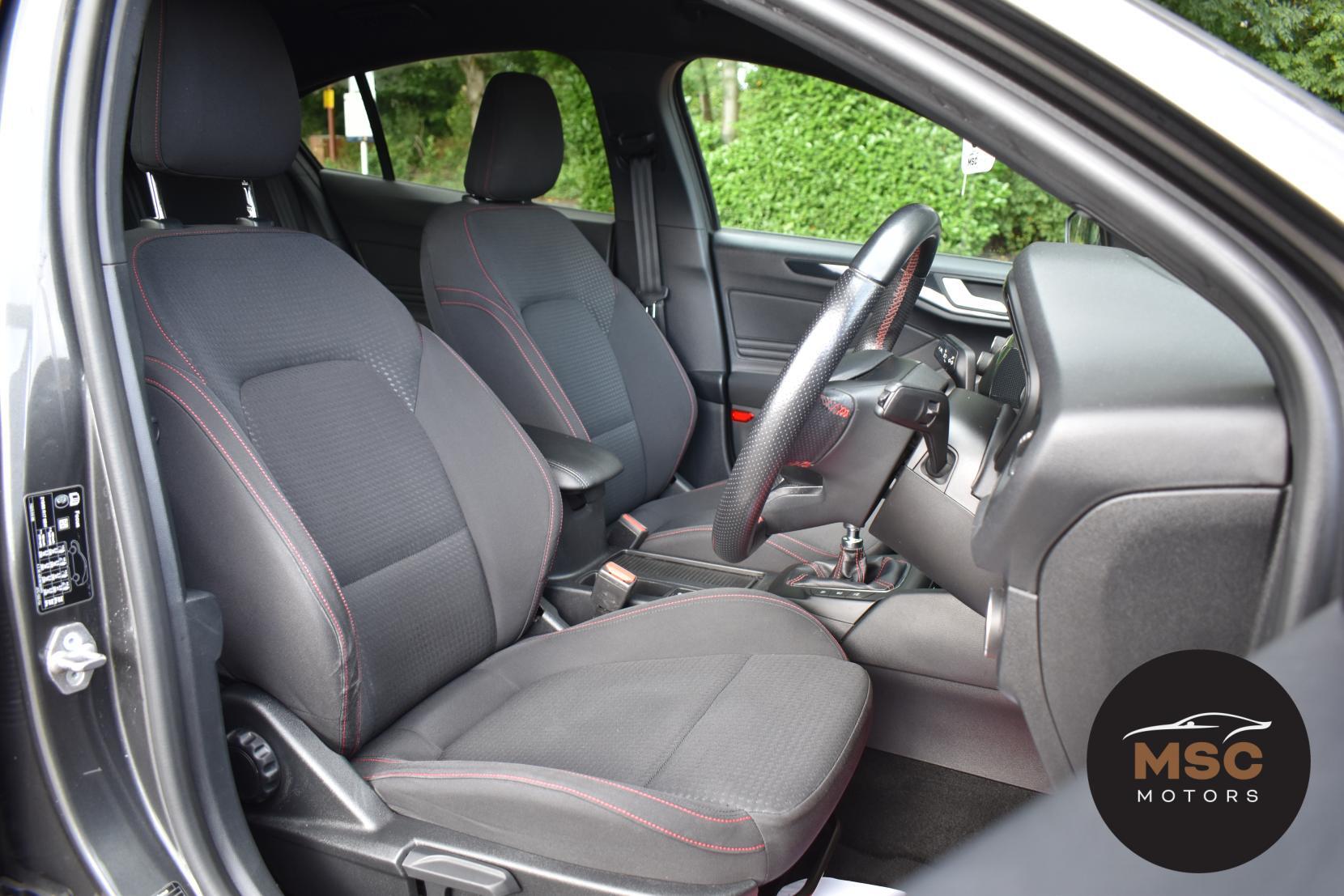 Ford Focus view 32
