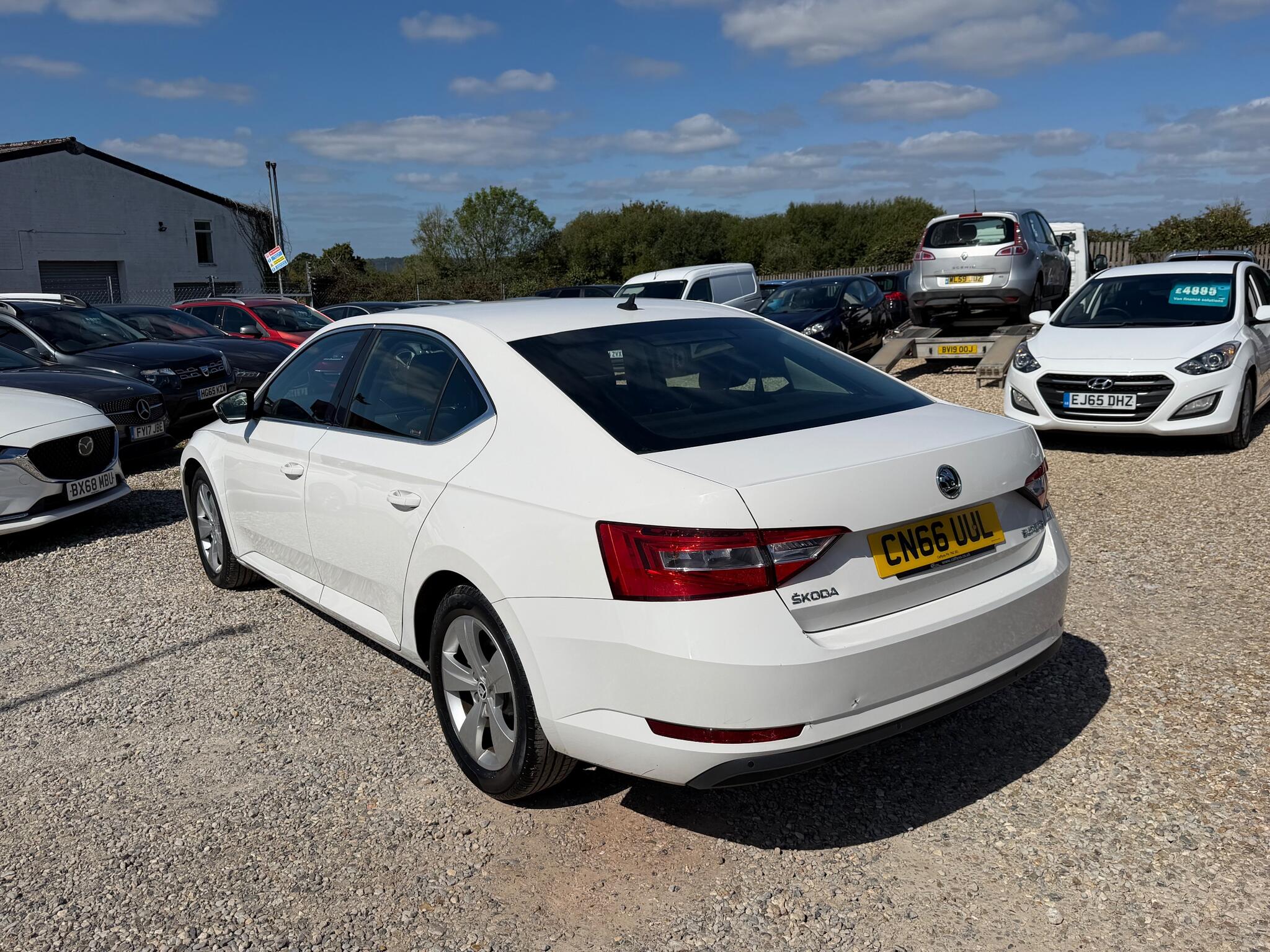 Skoda Superb view 7