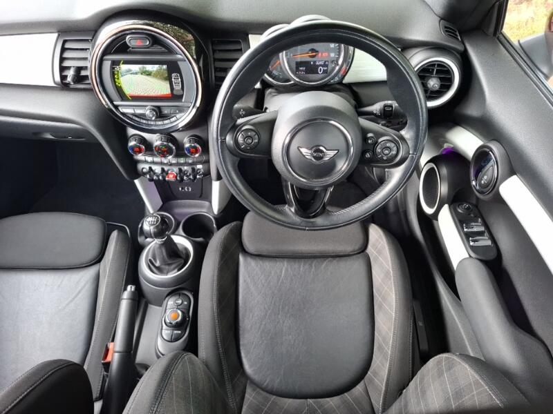 MINI Convertible view 8