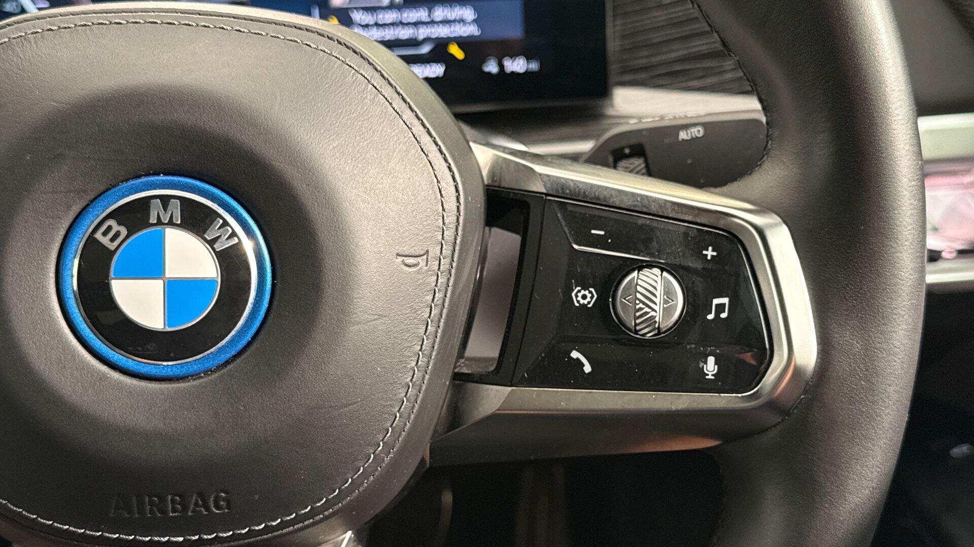 BMW I7 view 19
