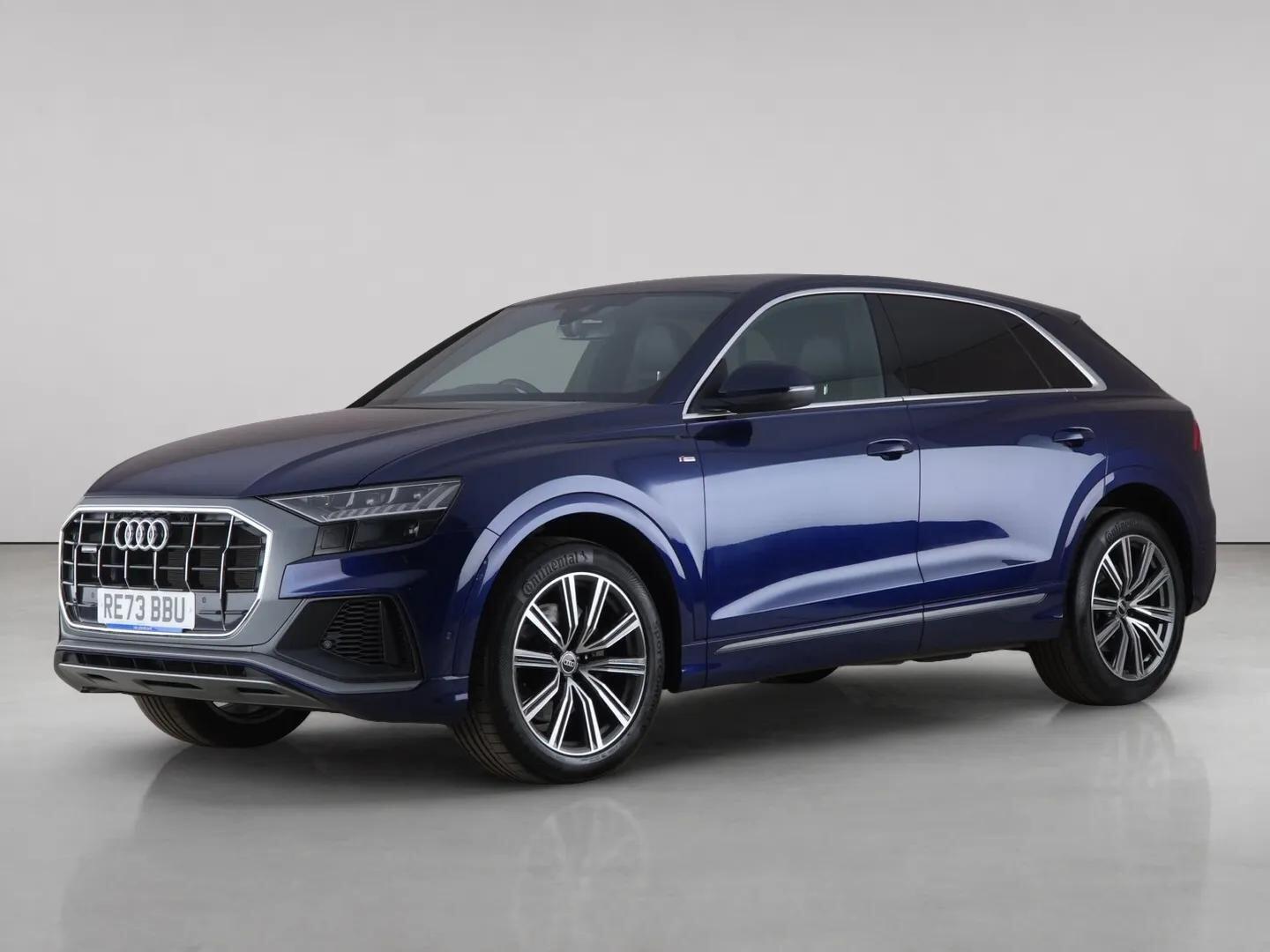 Audi Q8 view 2