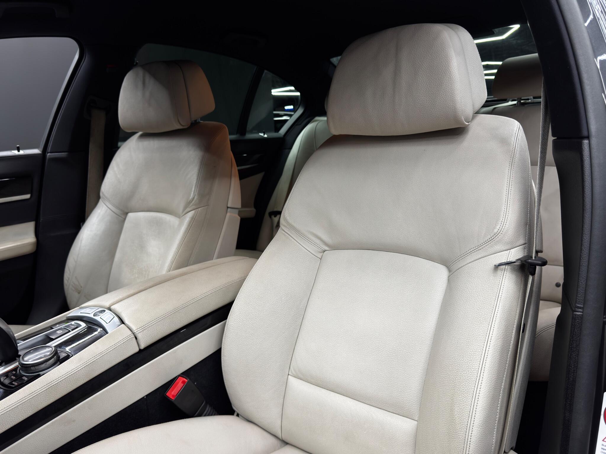 BMW 7 Series view 13