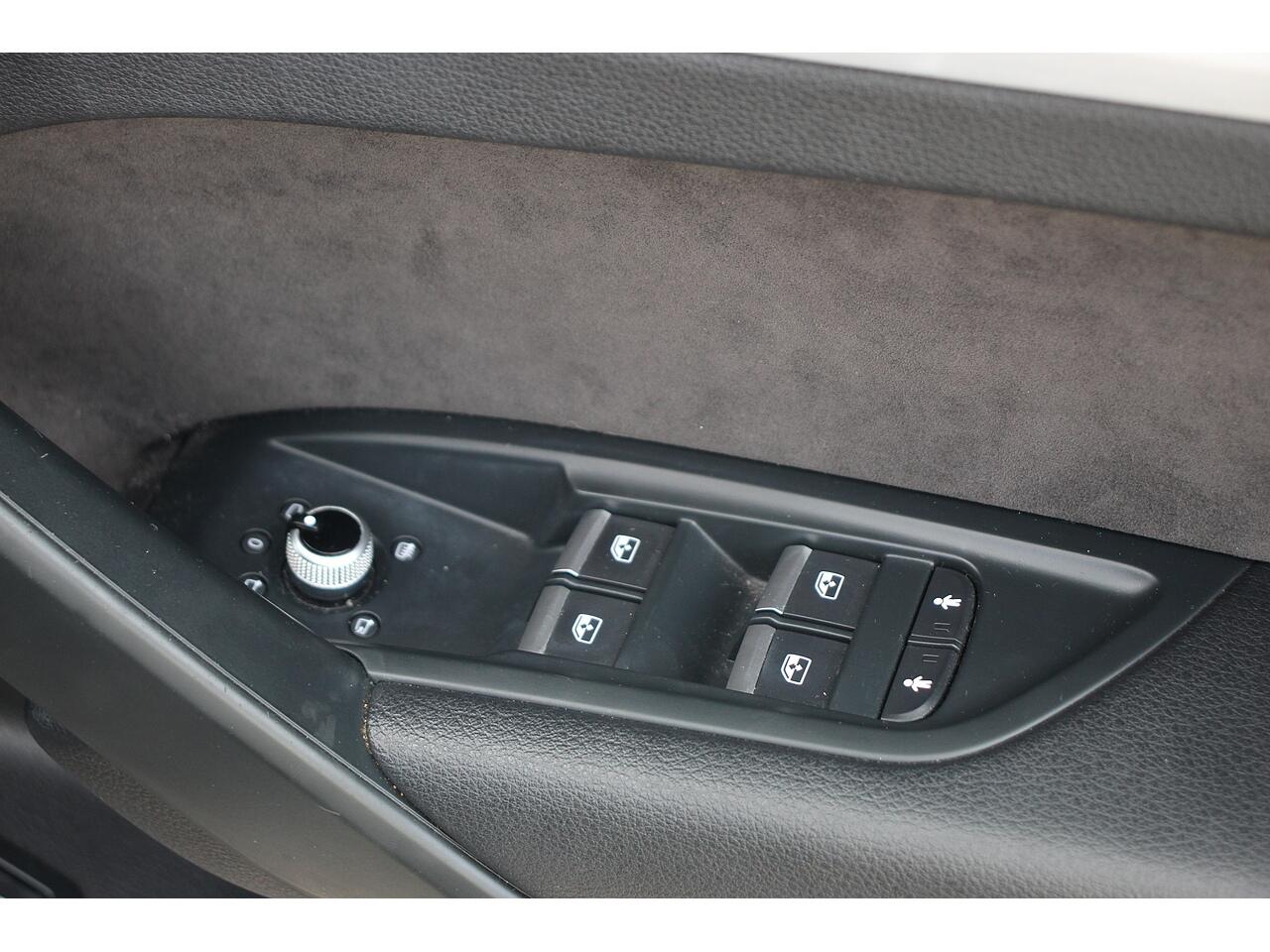 Audi Q5 view 34
