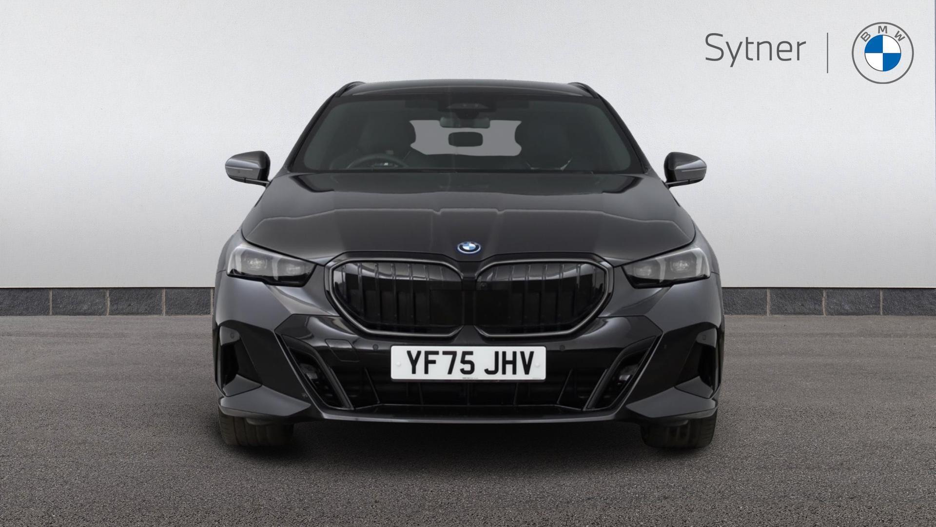 BMW 5 Series view 16