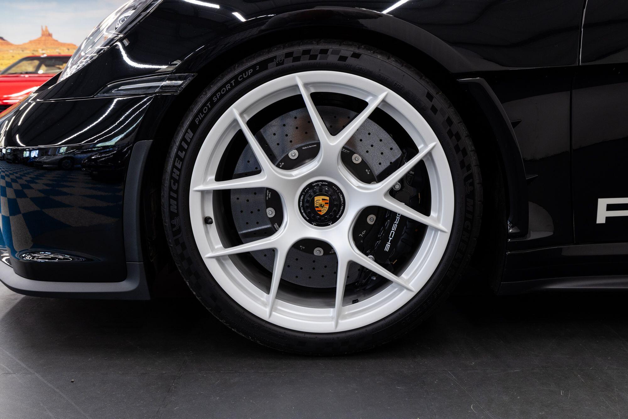 Porsche 911 view 58