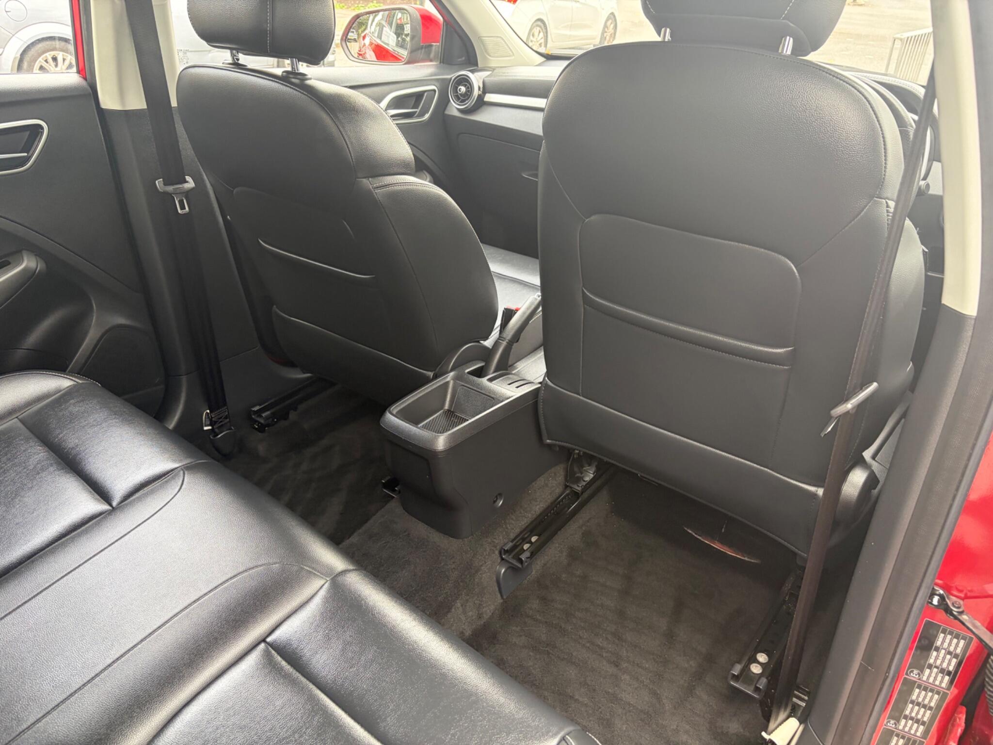 MG ZS view 64