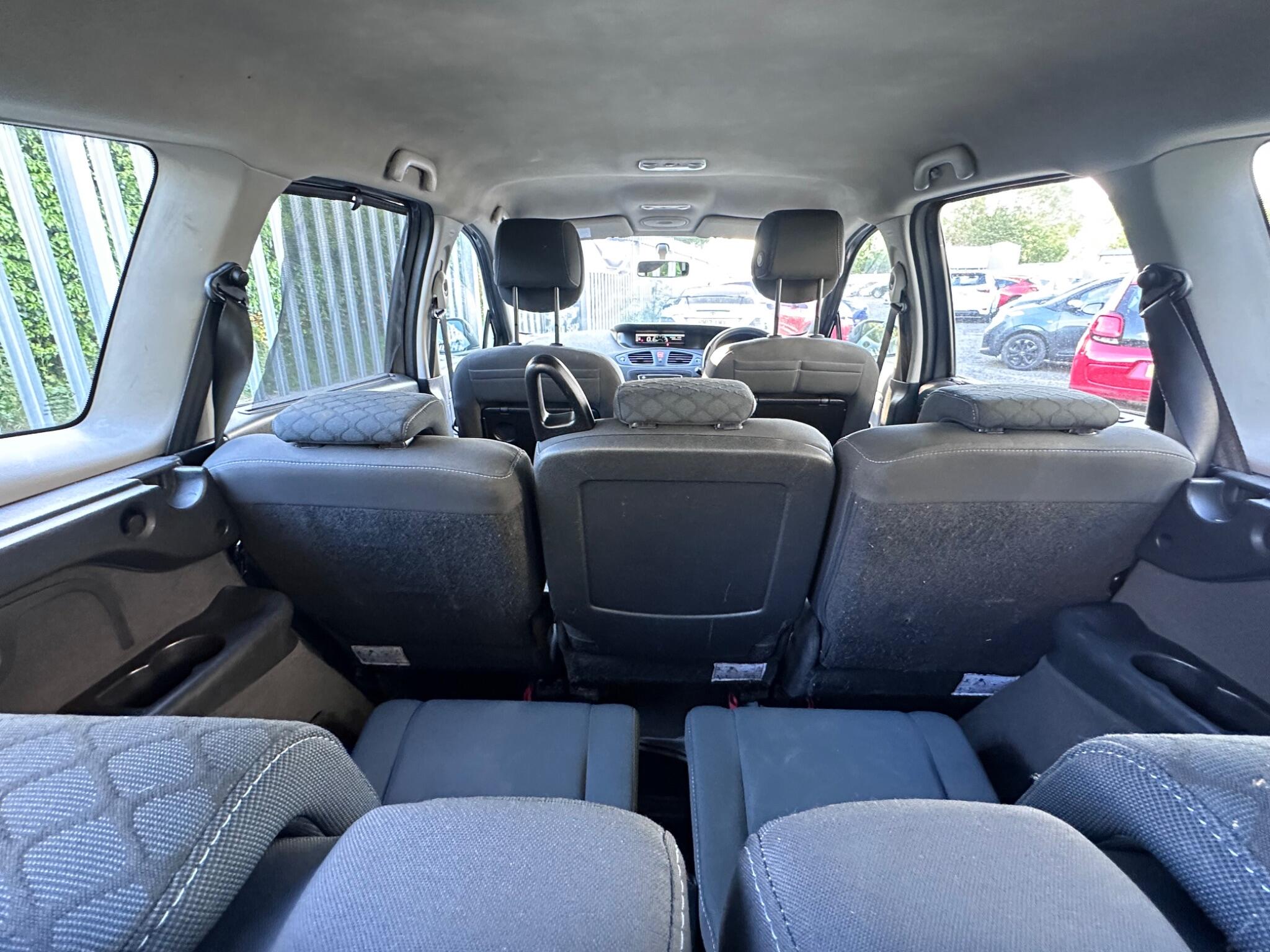 2010 Renault Grand Scenic image 24