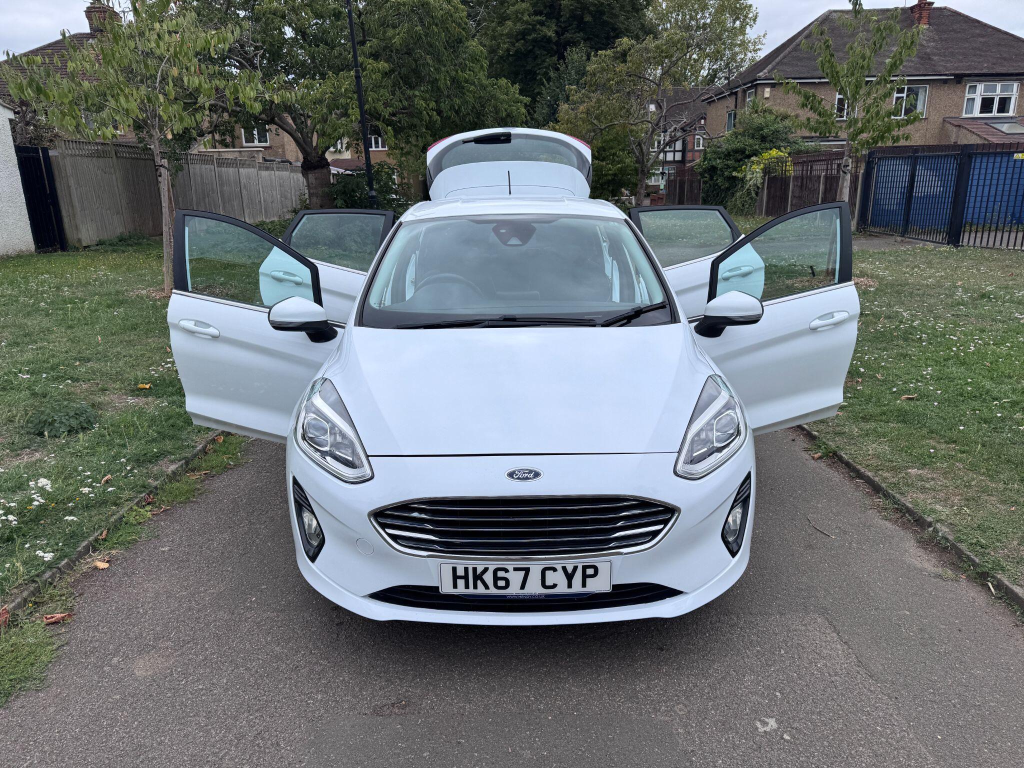 2017 Ford Fiesta image 28