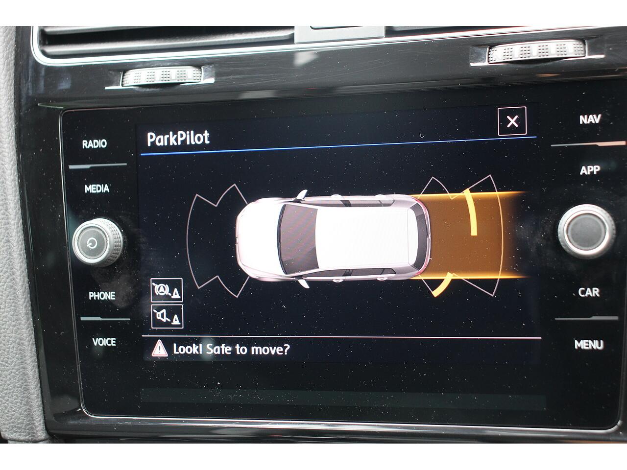 Volkswagen Golf view 20