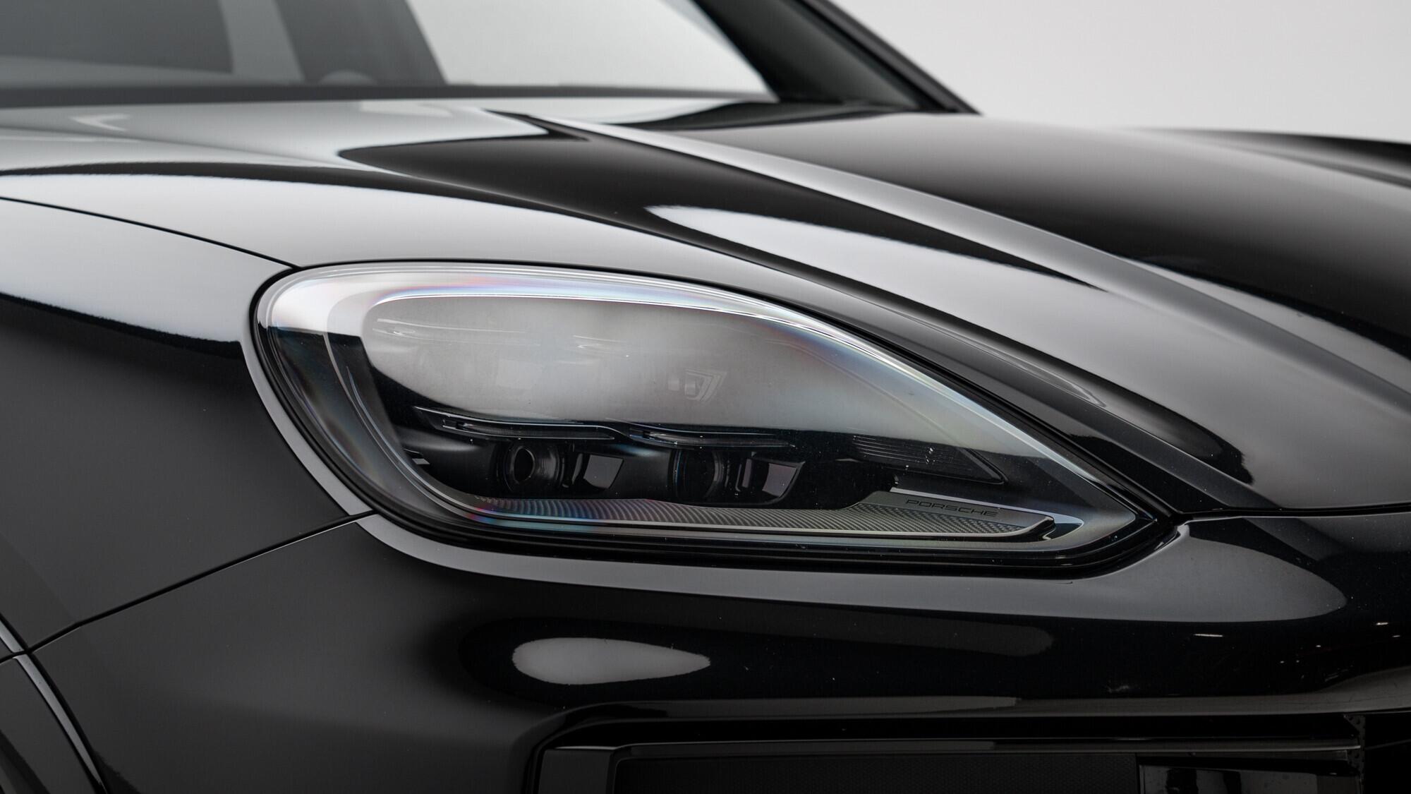 Porsche Cayenne view 13