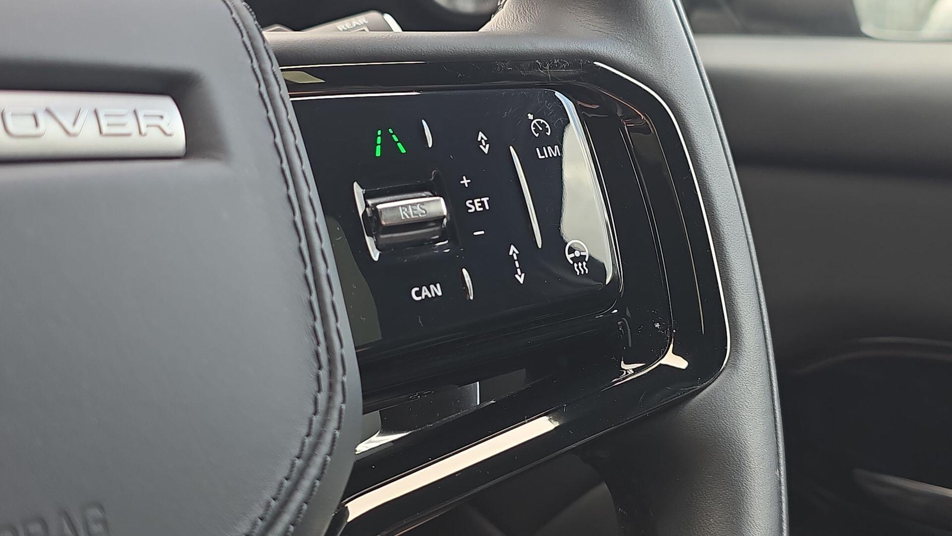 Land Rover Range Rover Evoque view 32