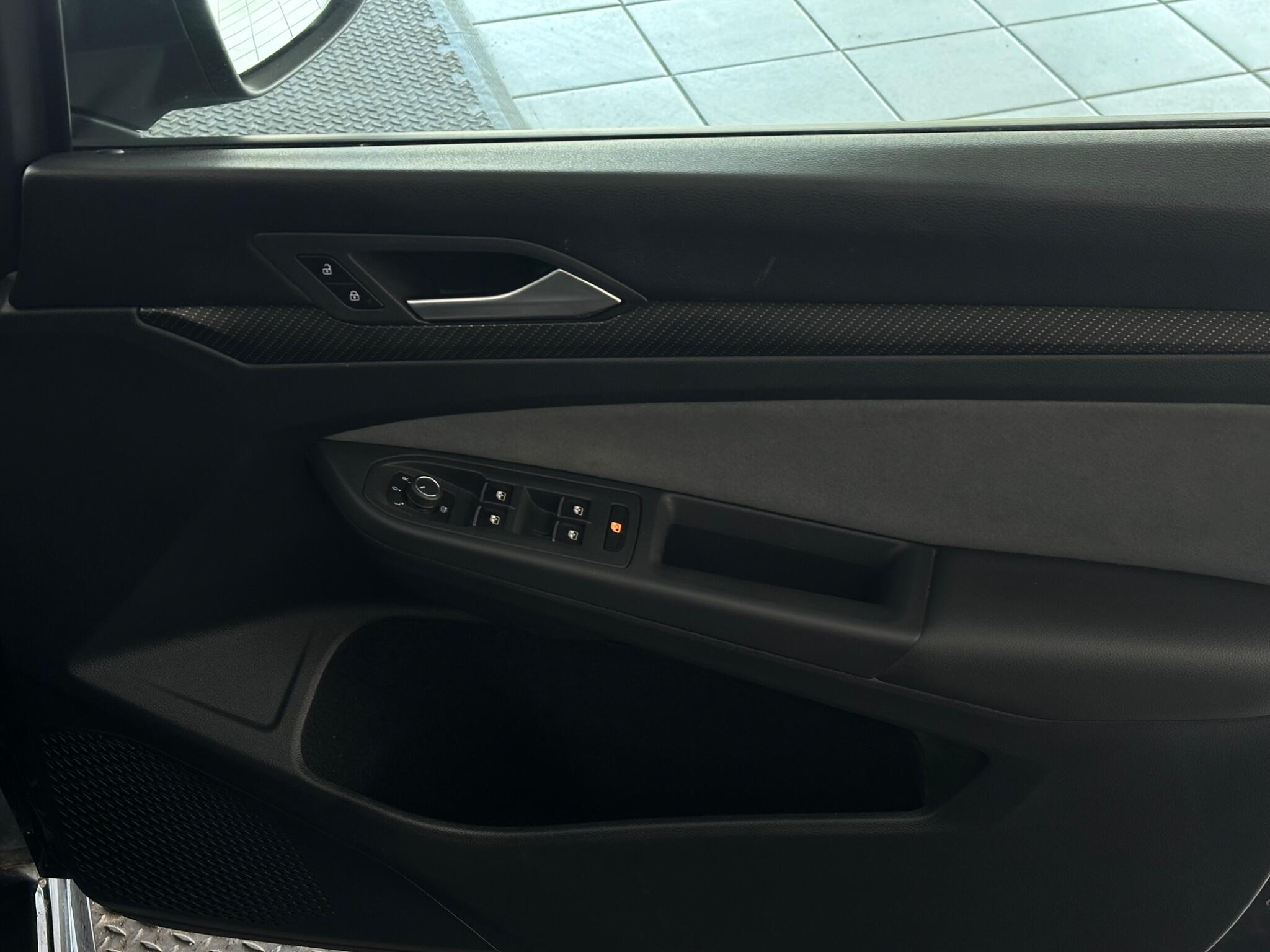 Volkswagen Golf view 20