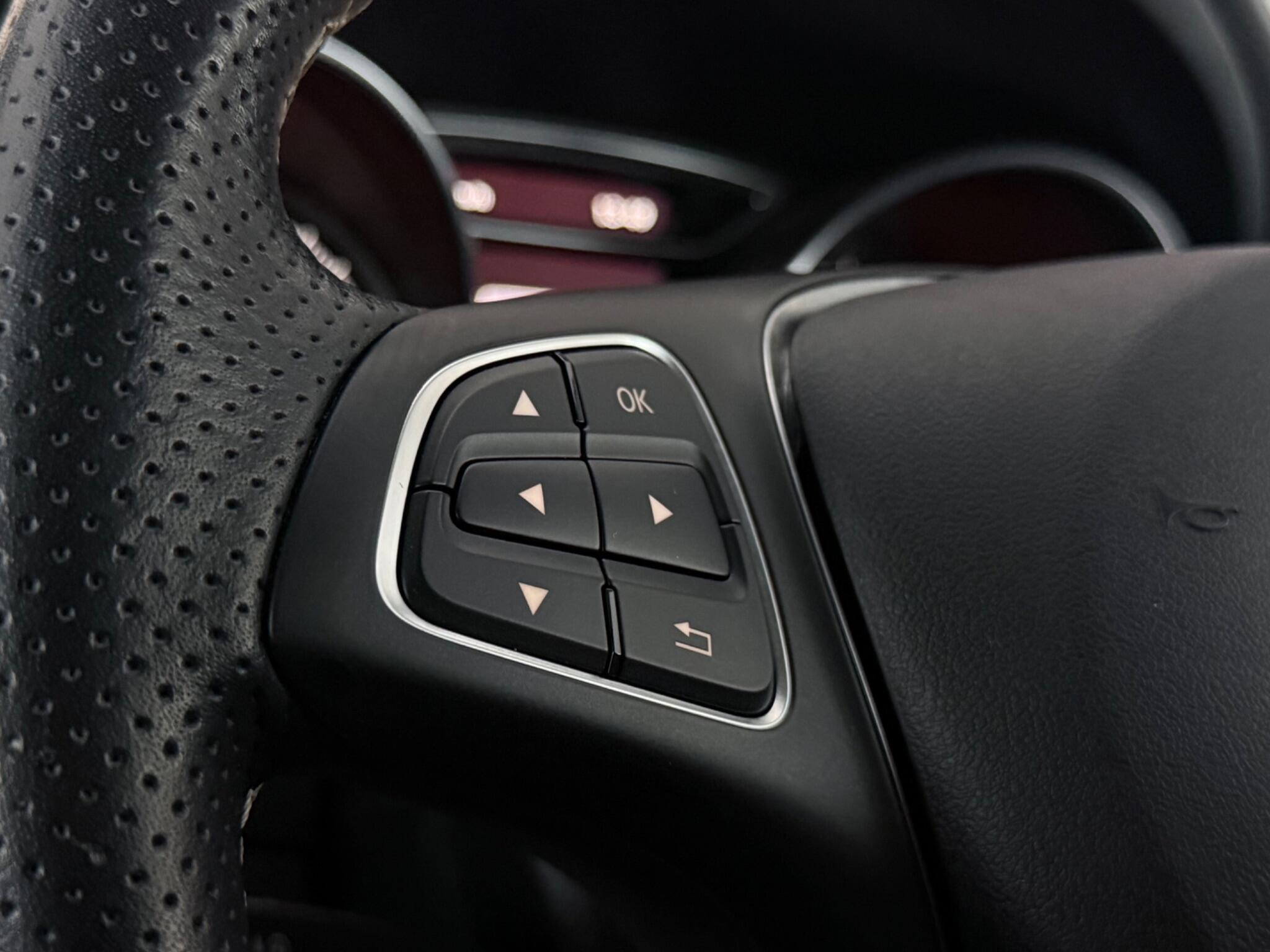 Mercedes-Benz Gla view 16
