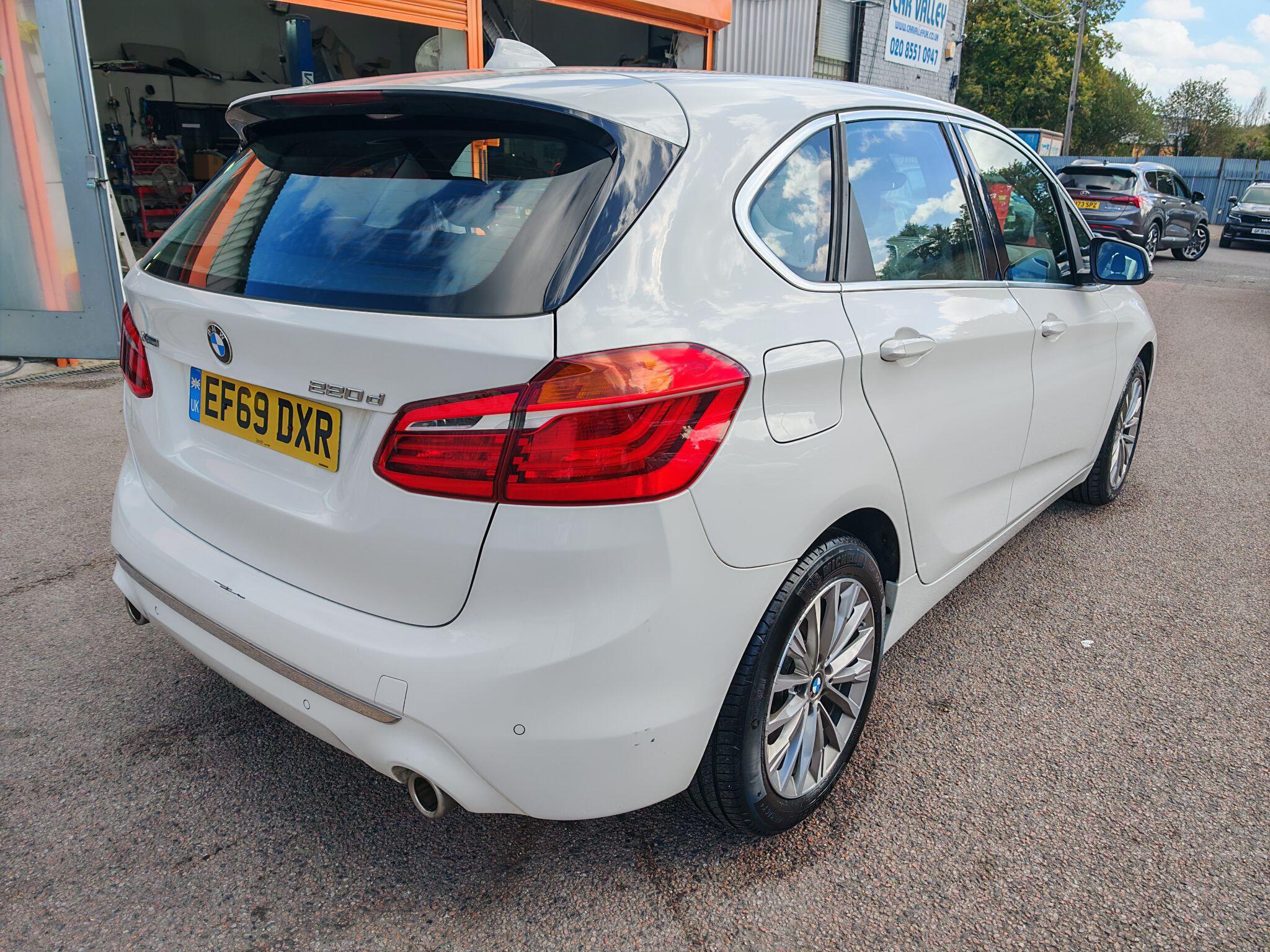 BMW 2 Series view 3