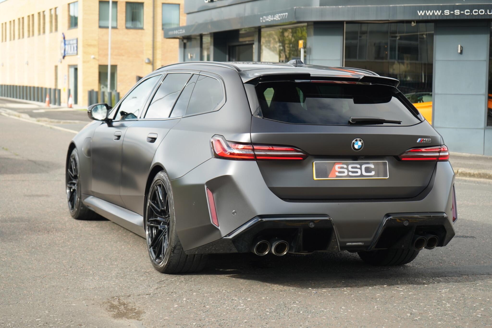 BMW M5 view 14