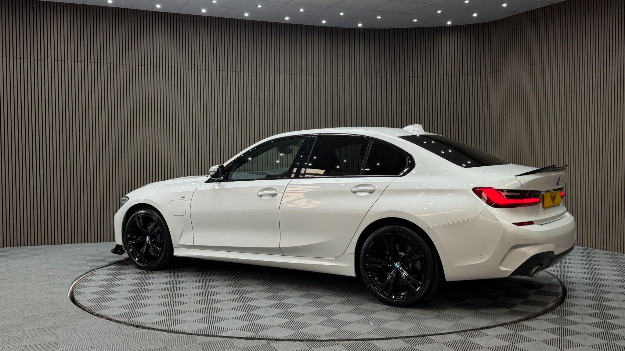 BMW 3 Series view 31