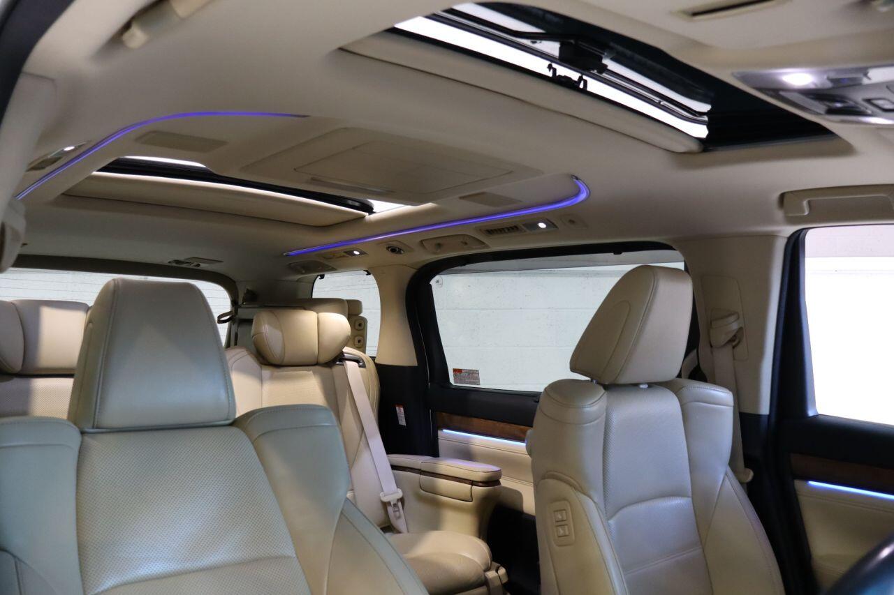 Toyota Alphard view 11