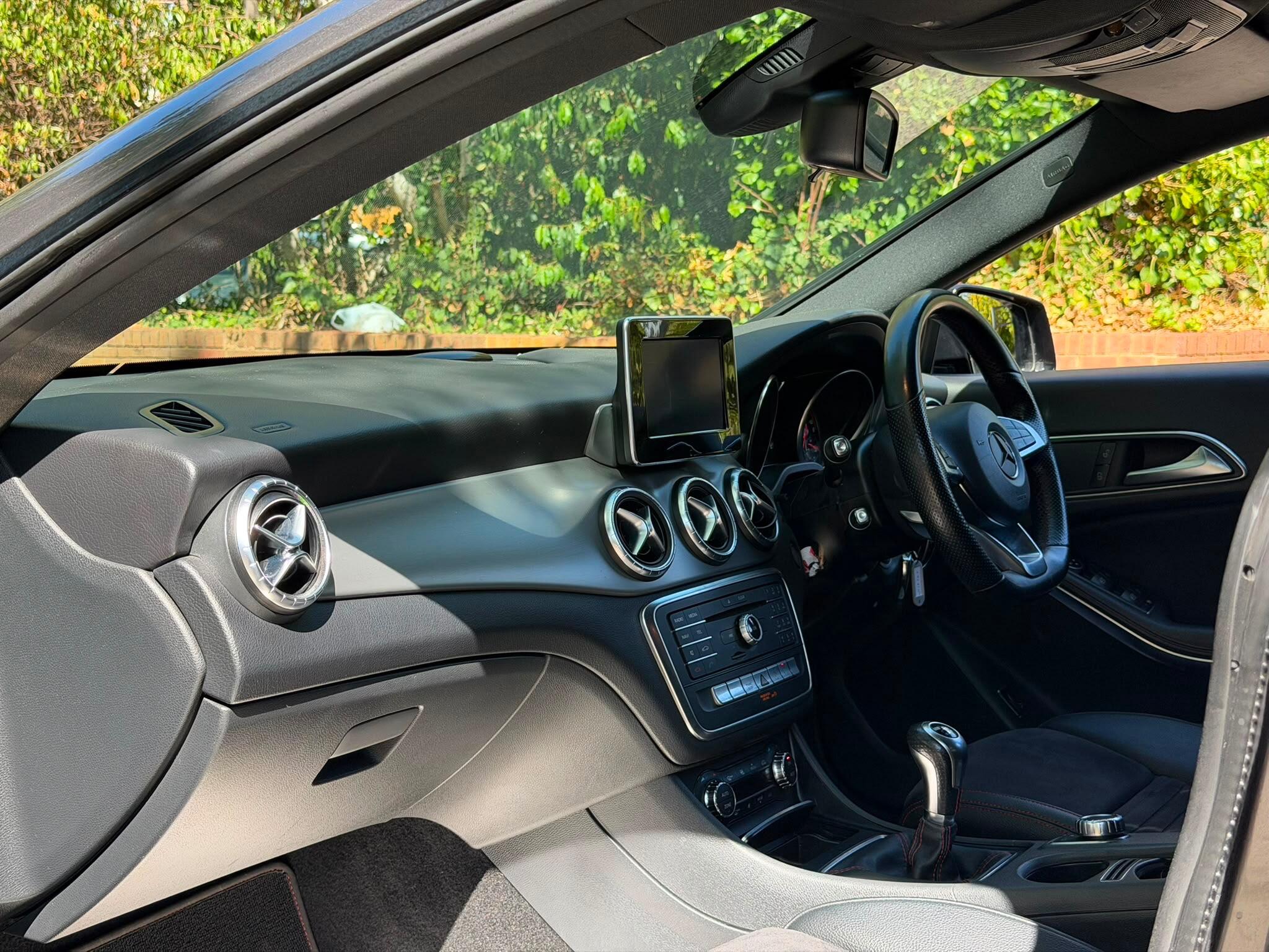 Mercedes-Benz CLA view 14