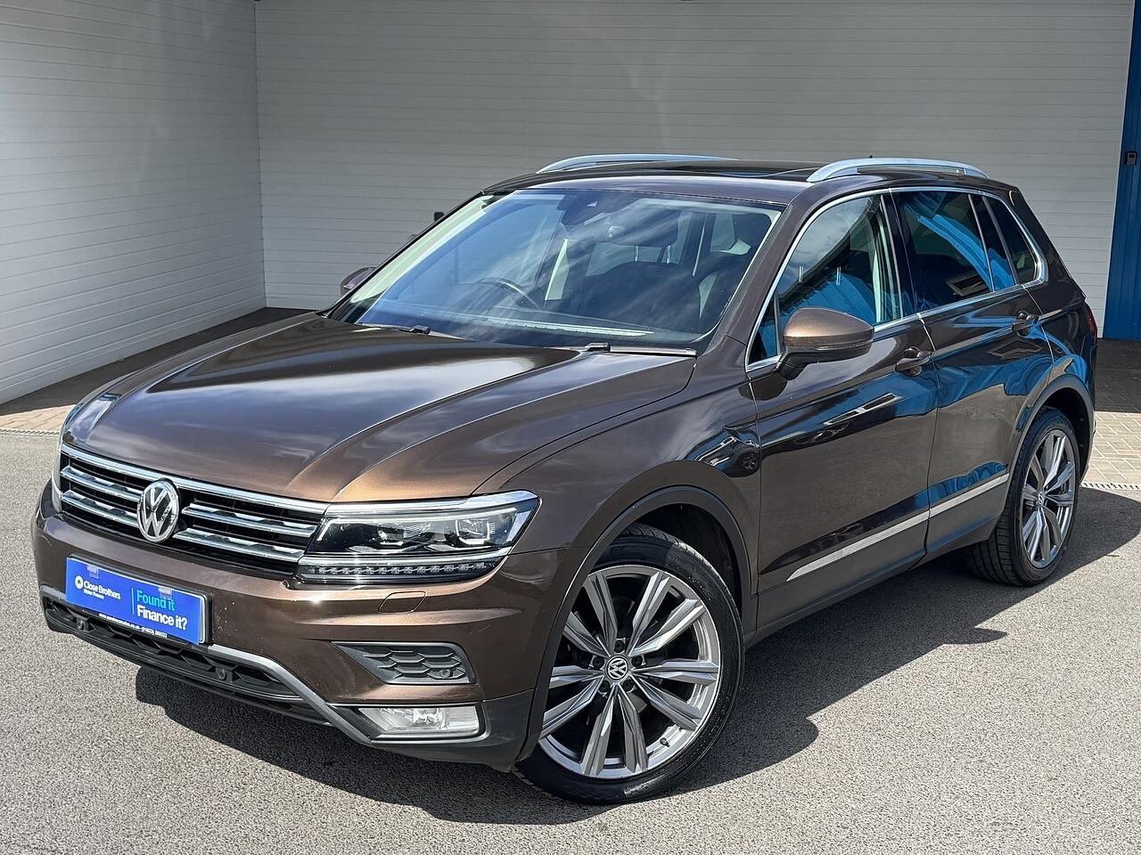 Volkswagen Tiguan view 3