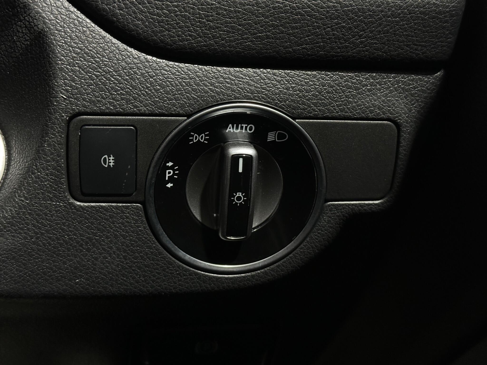 Mercedes-Benz Gla view 18