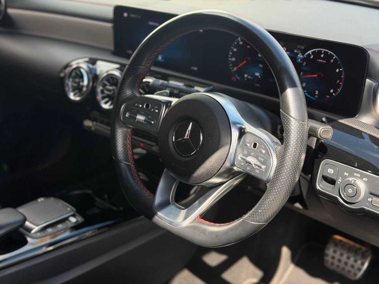 Mercedes-Benz Cla view 9