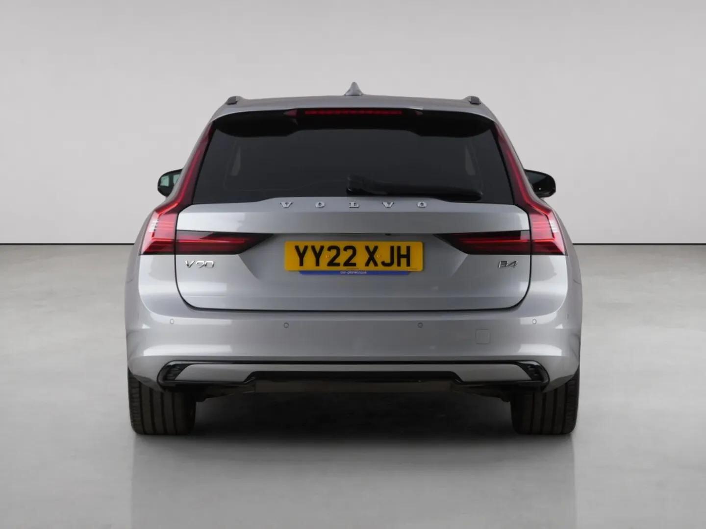 Volvo V90 view 8