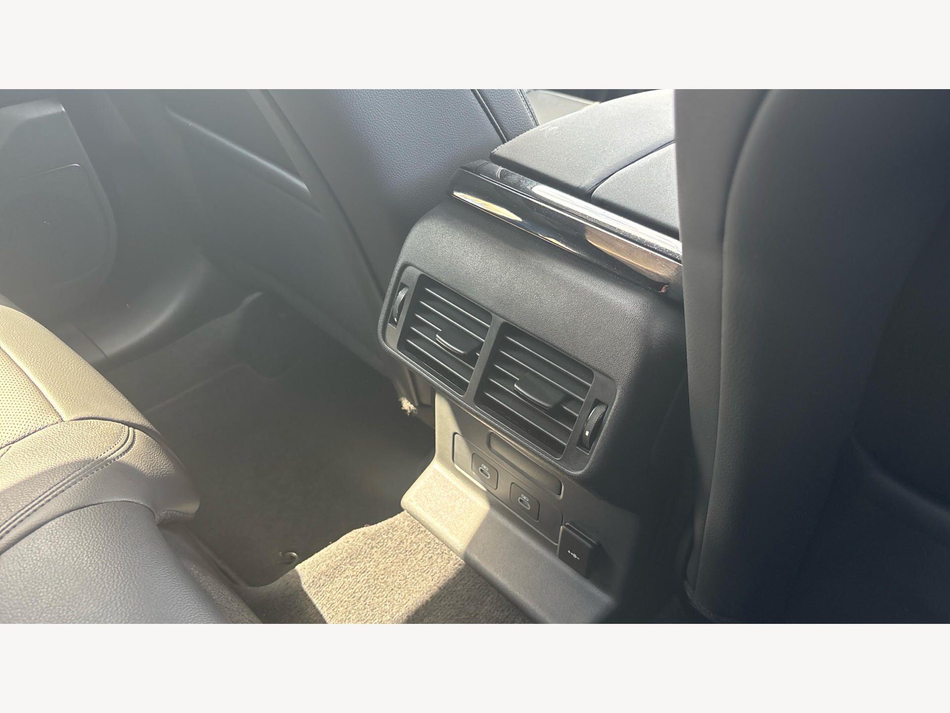 Land Rover Range Rover Velar view 22