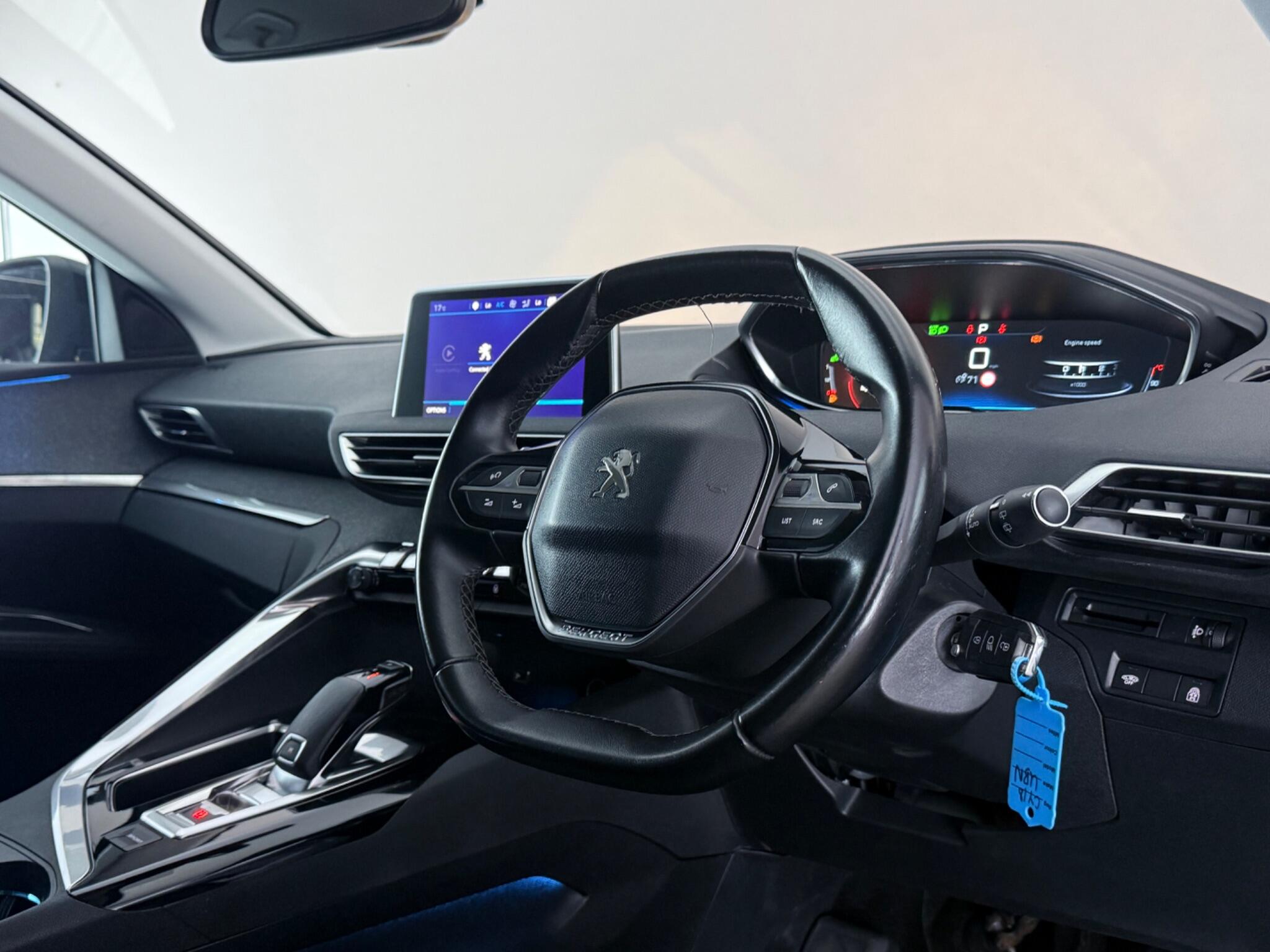 Peugeot 3008 view 3