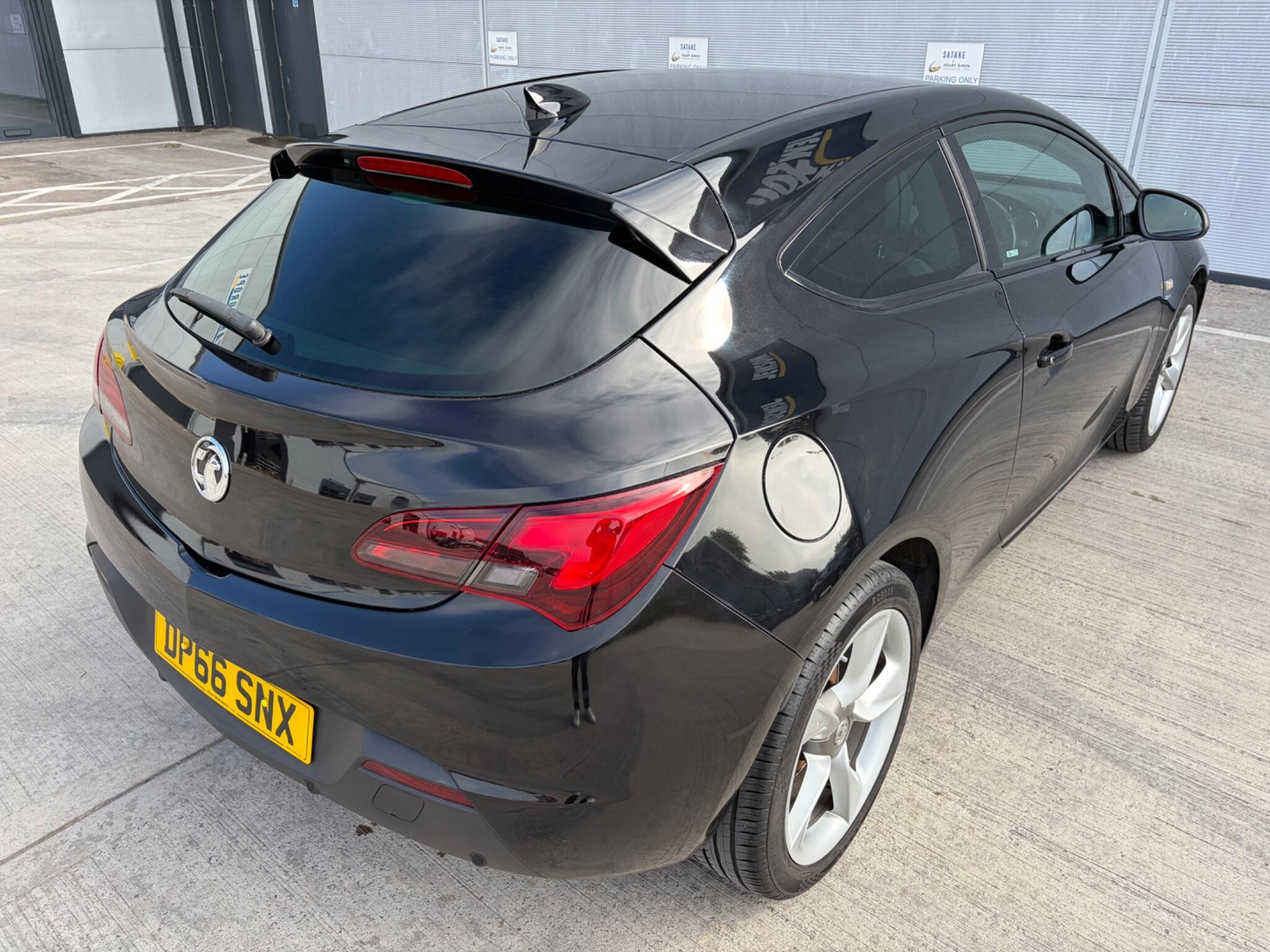 Vauxhall Astra GTC view 12