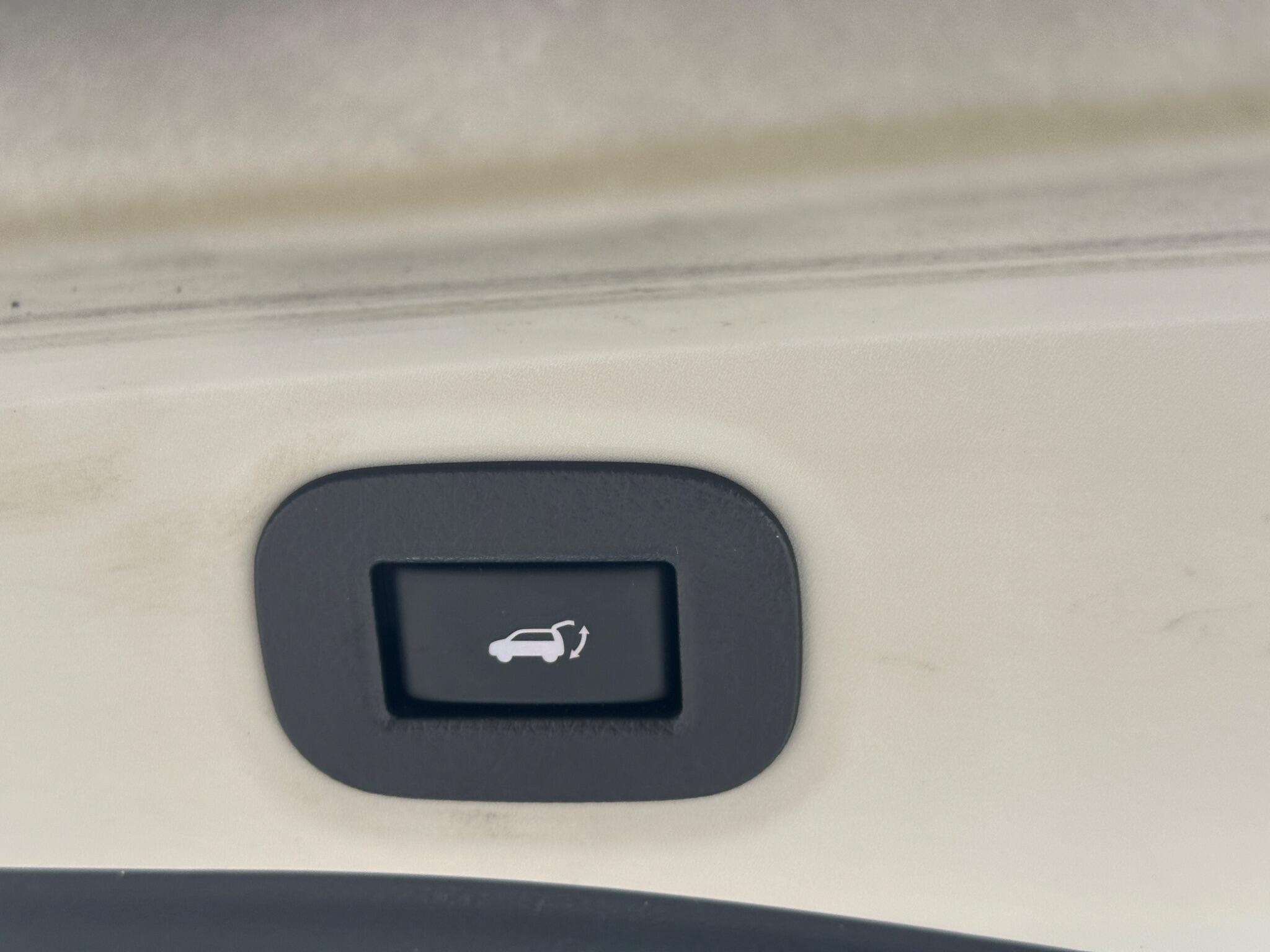 Nissan X-Trail view 9