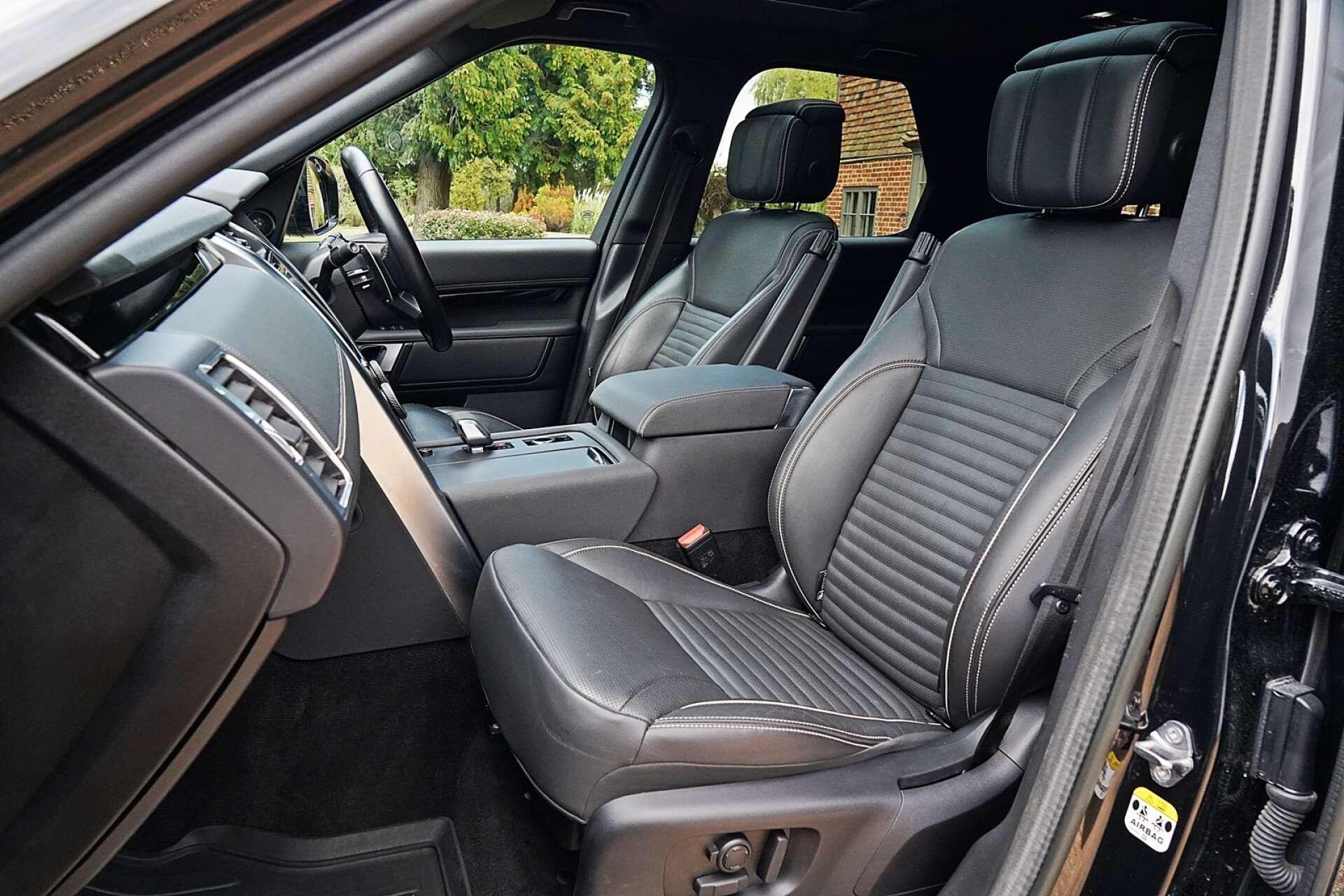 Land Rover Discovery view 12