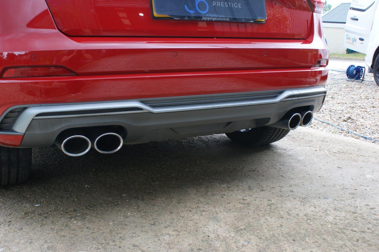 Audi SQ2 view 18