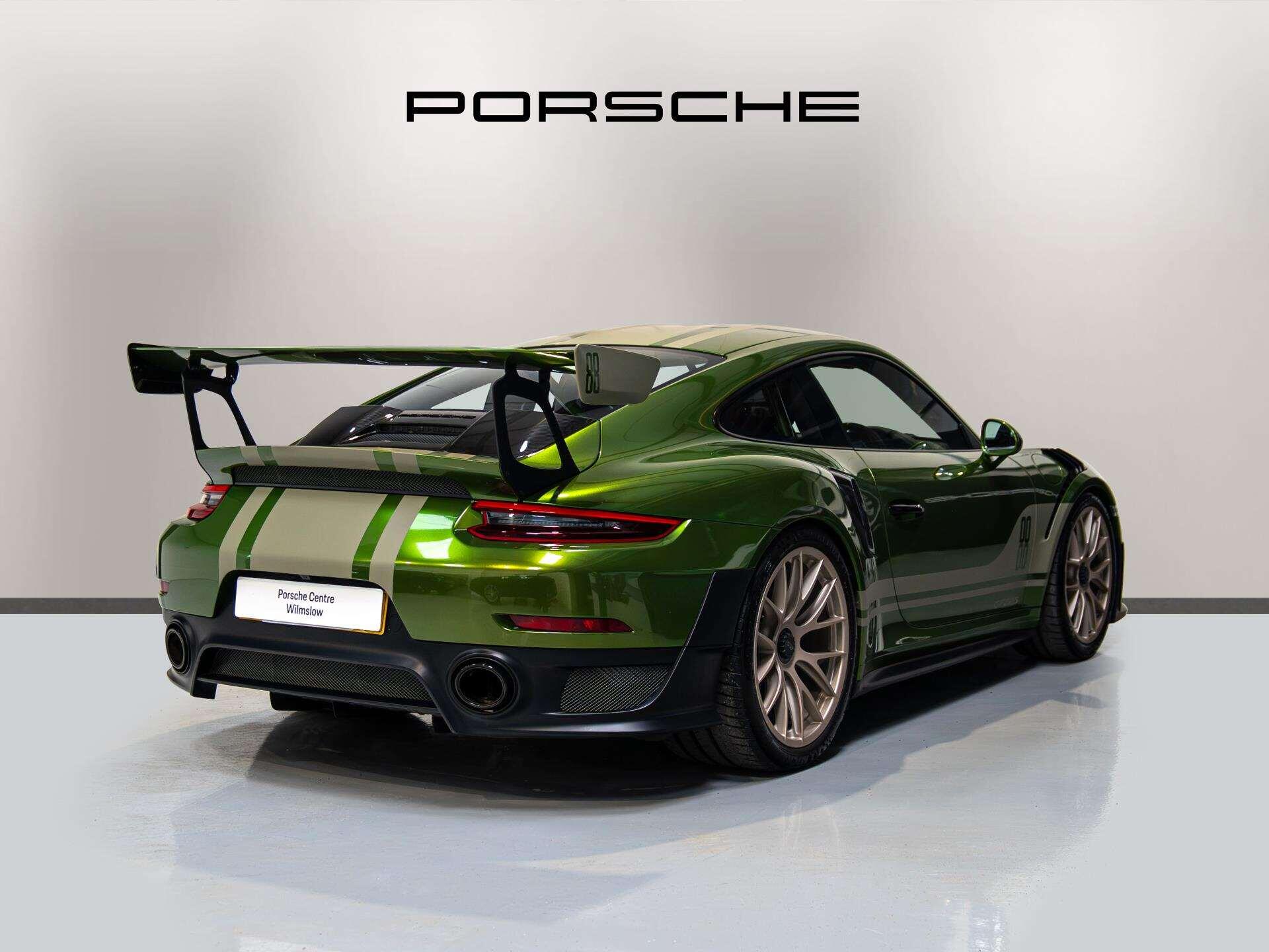 Porsche 911 view 3