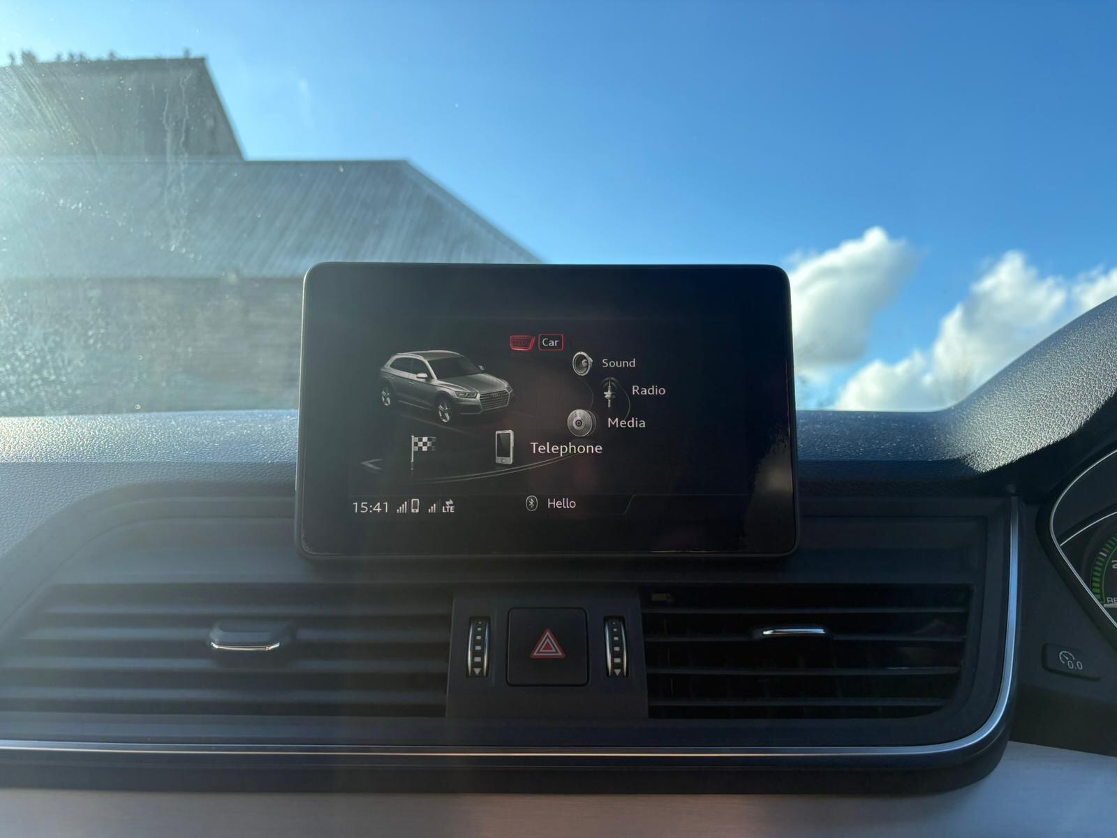 Audi Q5 view 2