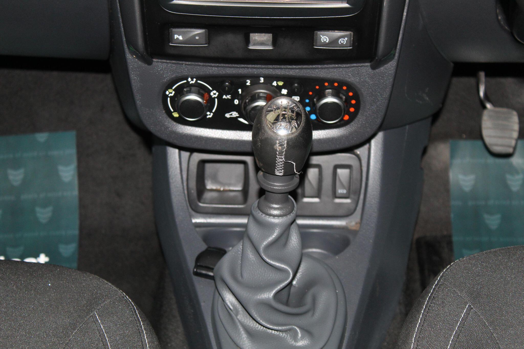 Dacia Duster view 41