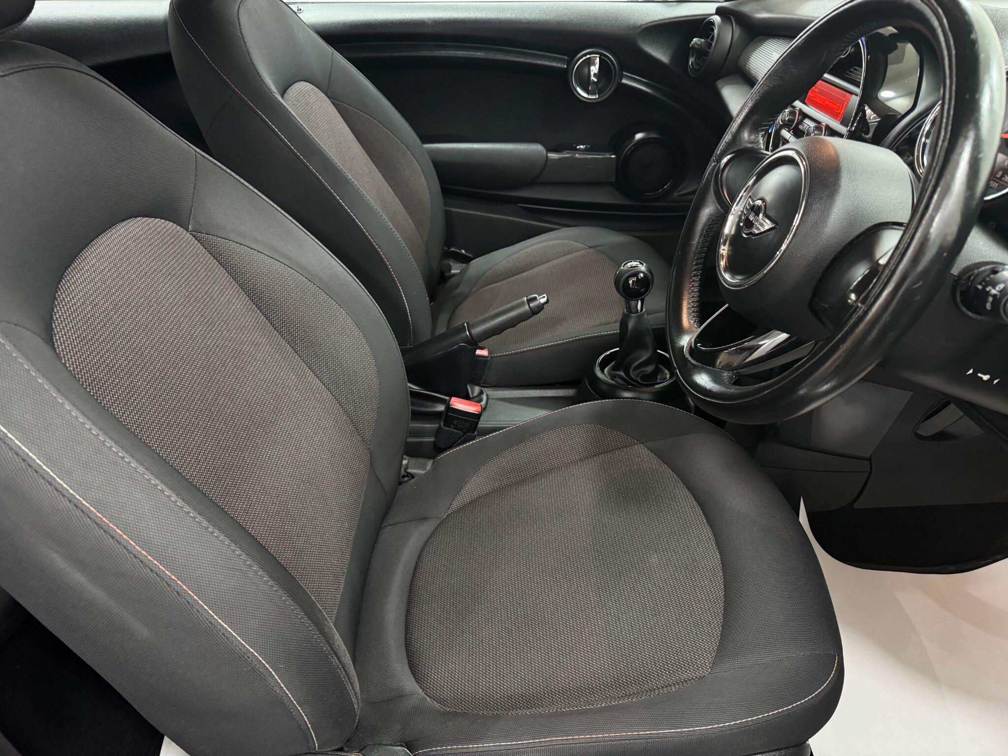 Mini Hatch view 24