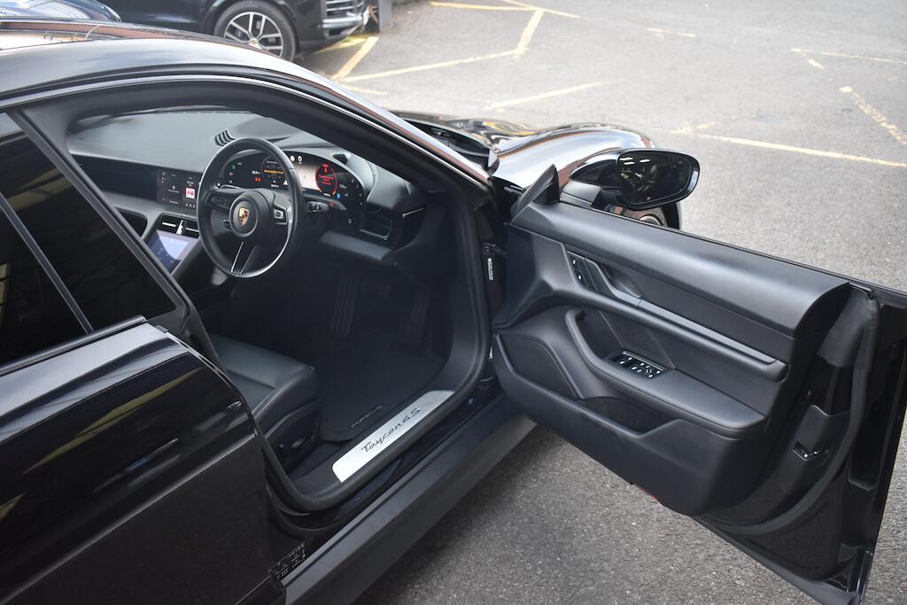 Porsche Taycan view 26